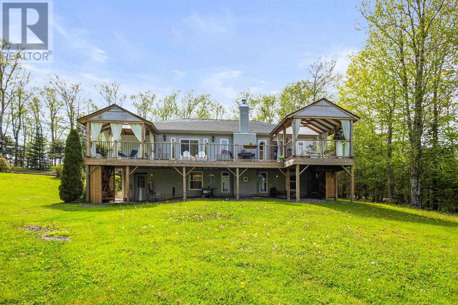 390 Gleneagles Drive Property Photo 43