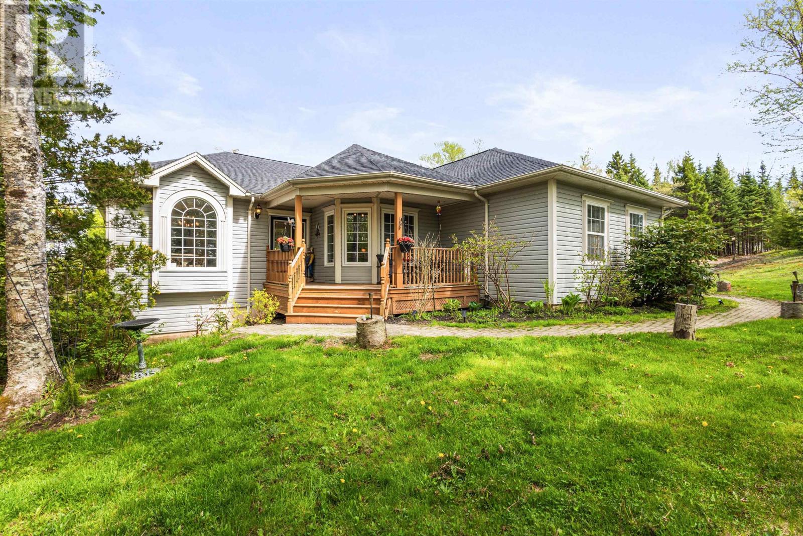 390 Gleneagles Drive Property Photo 49