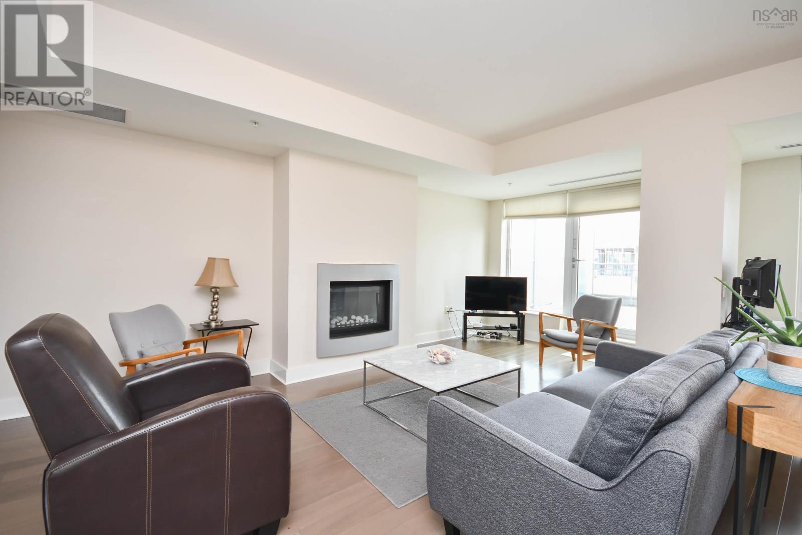 405 31 Kings Wharf Place Property Photo 8
