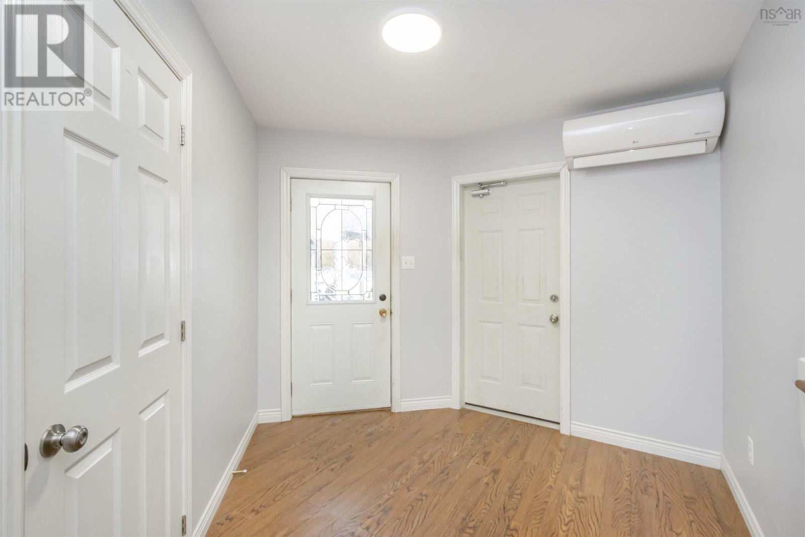 90 Ford Street Property Photo 6