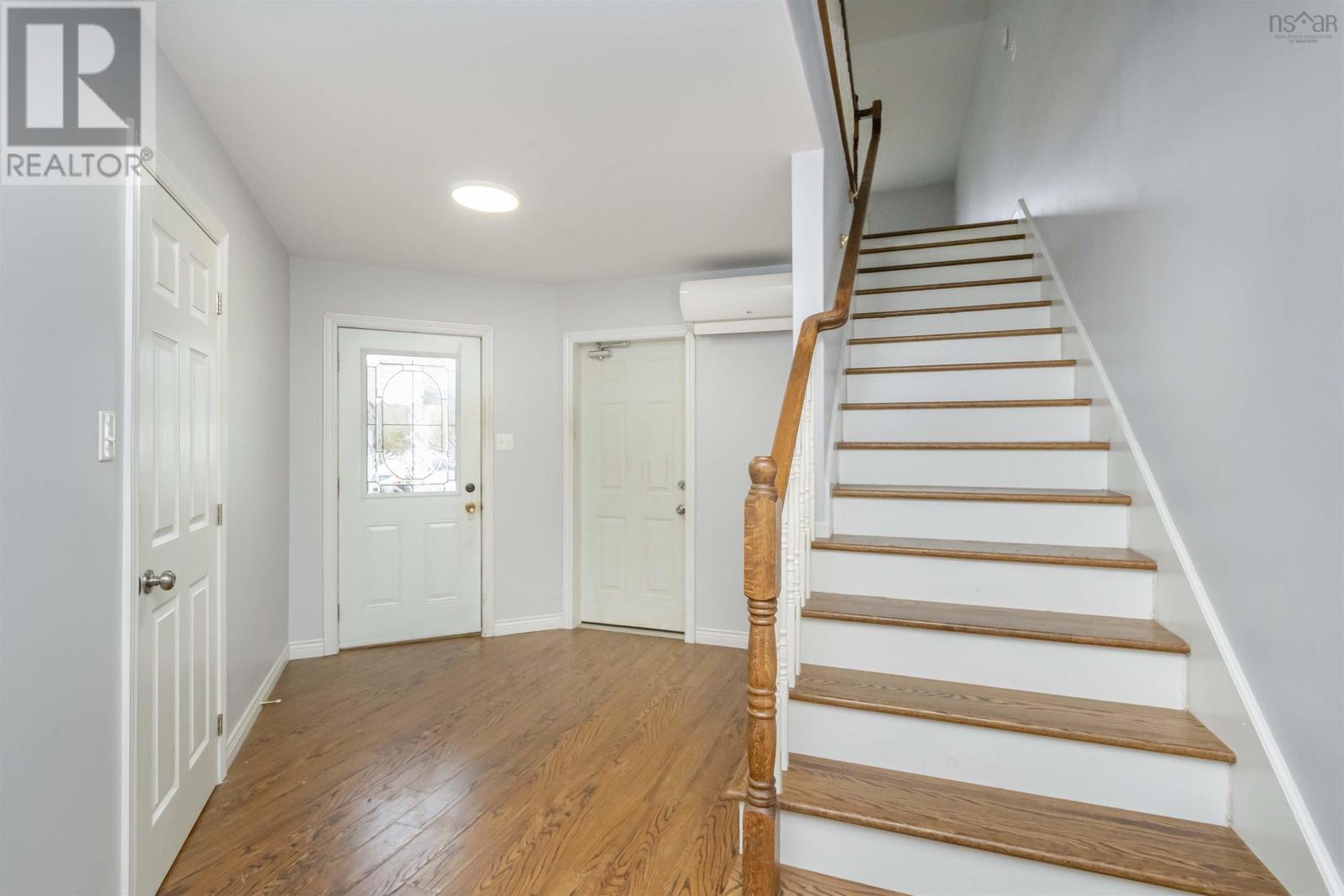90 Ford Street Property Photo 8