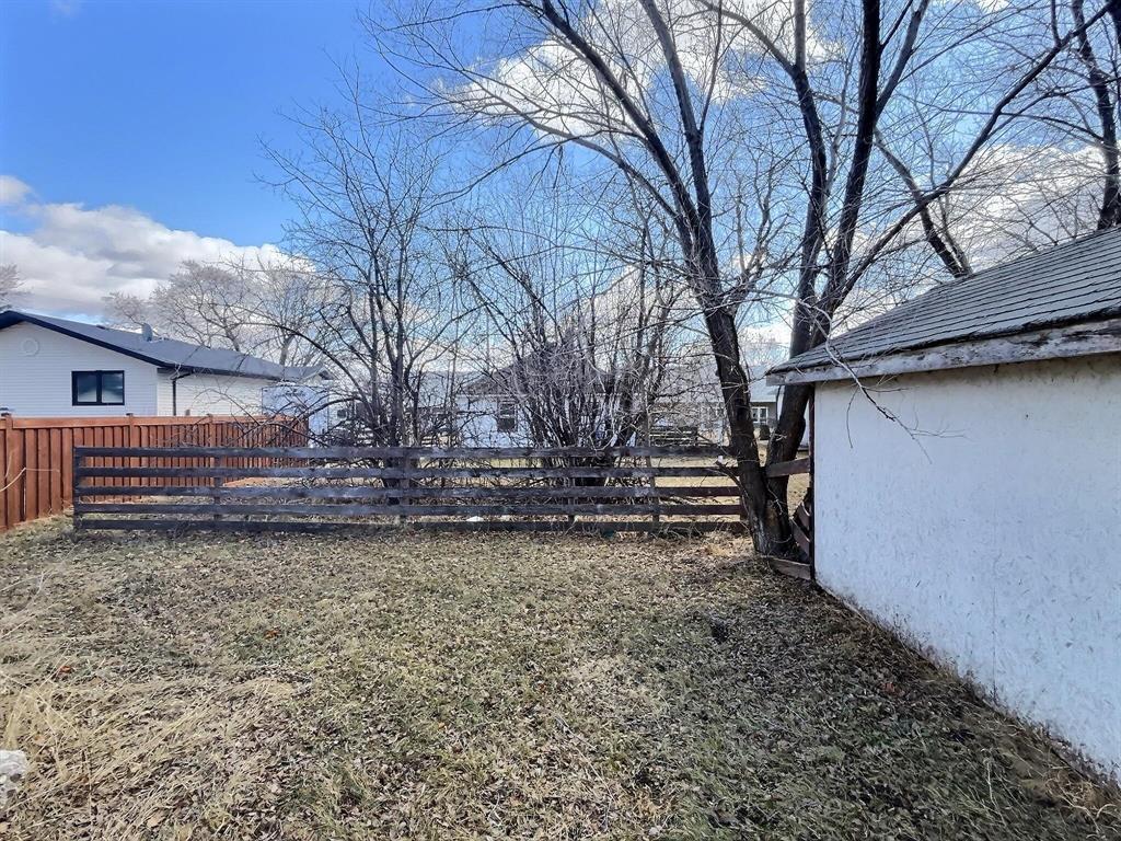 276 Bridge Street Property Photo 2