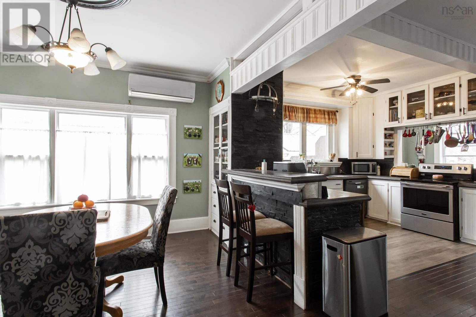17 Queen Street Property Photo 12