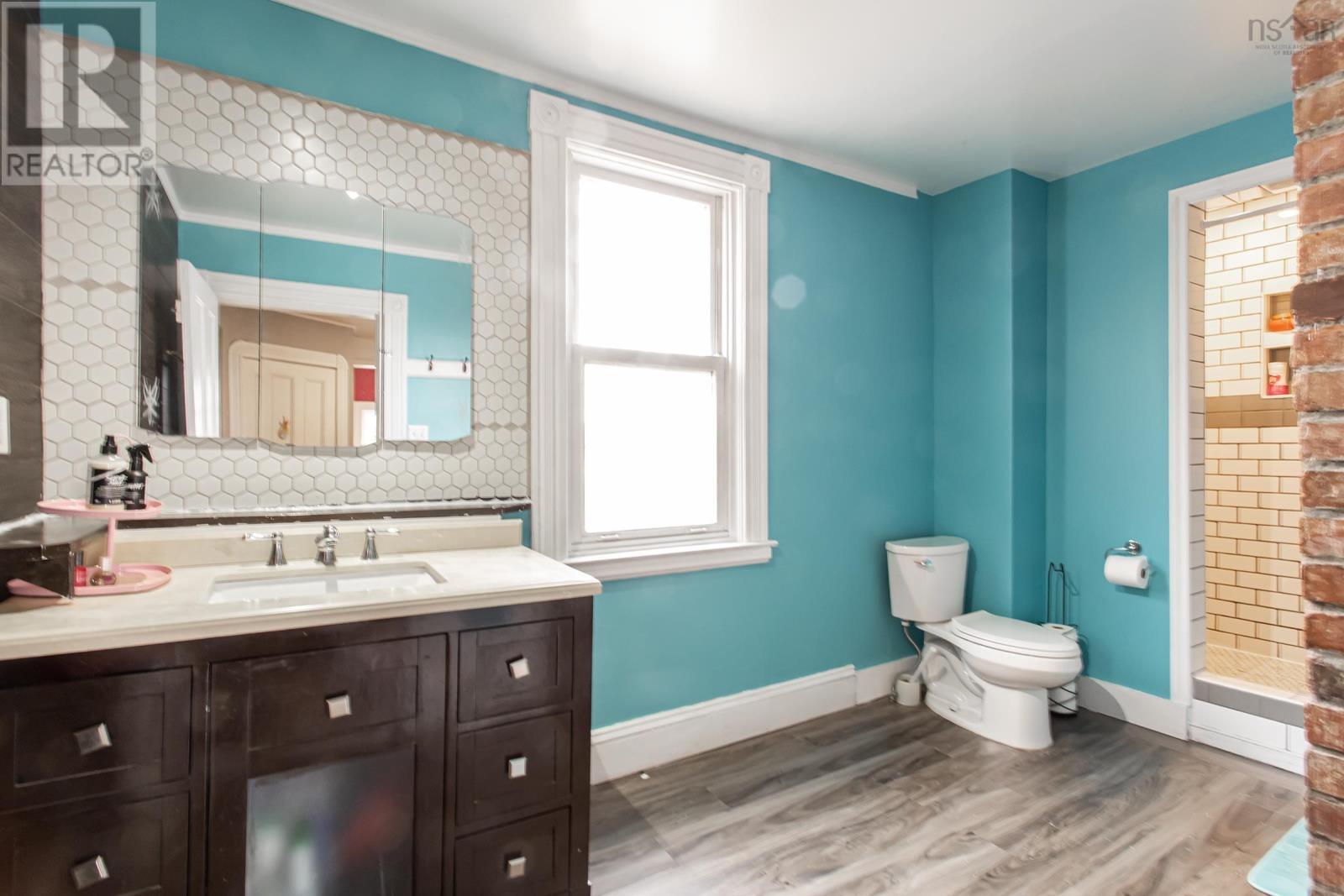 17 Queen Street Property Photo 27