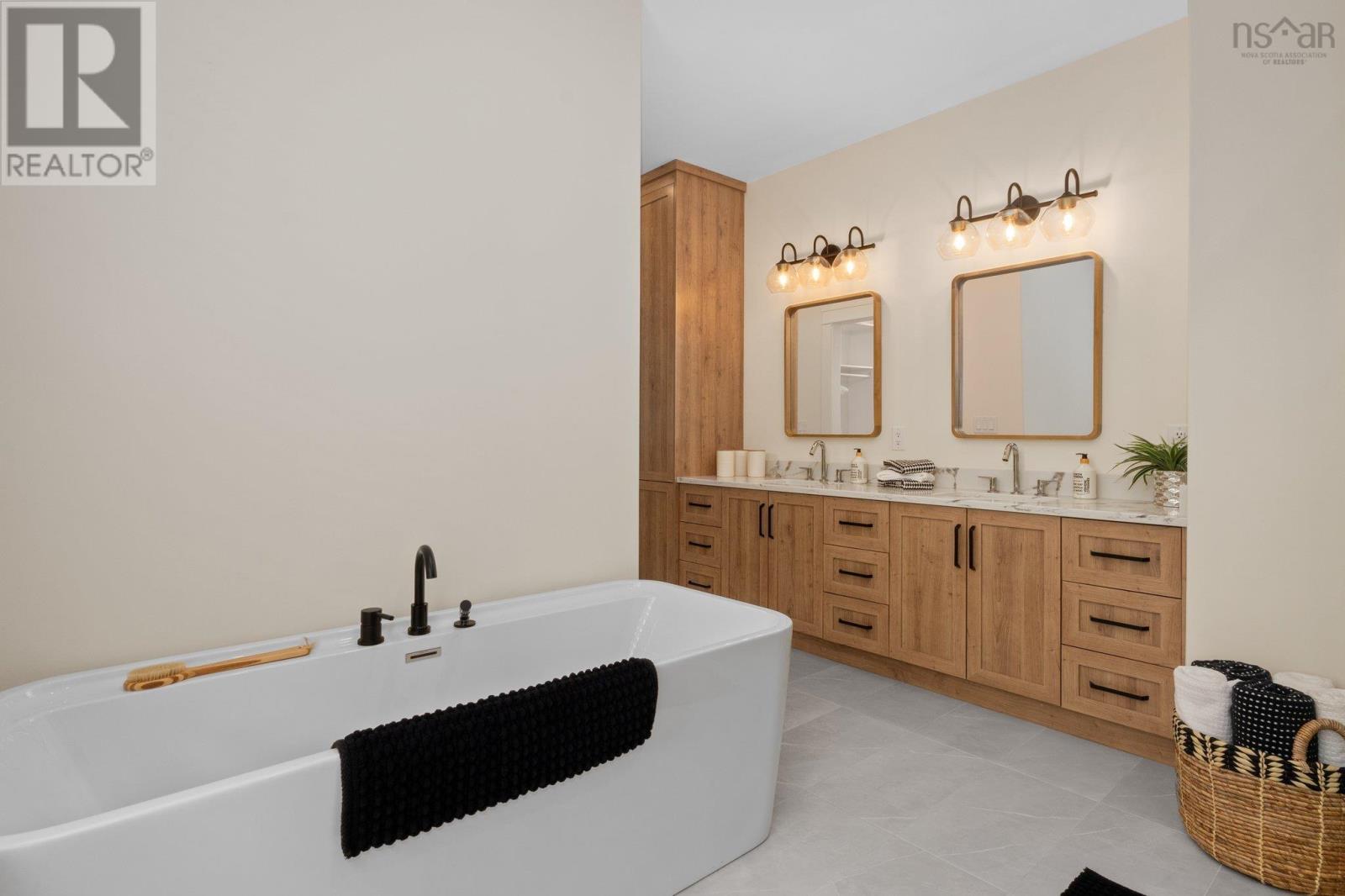 978 Winwick Road Property Photo 31