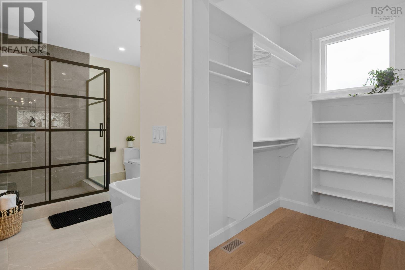 978 Winwick Road Property Photo 33