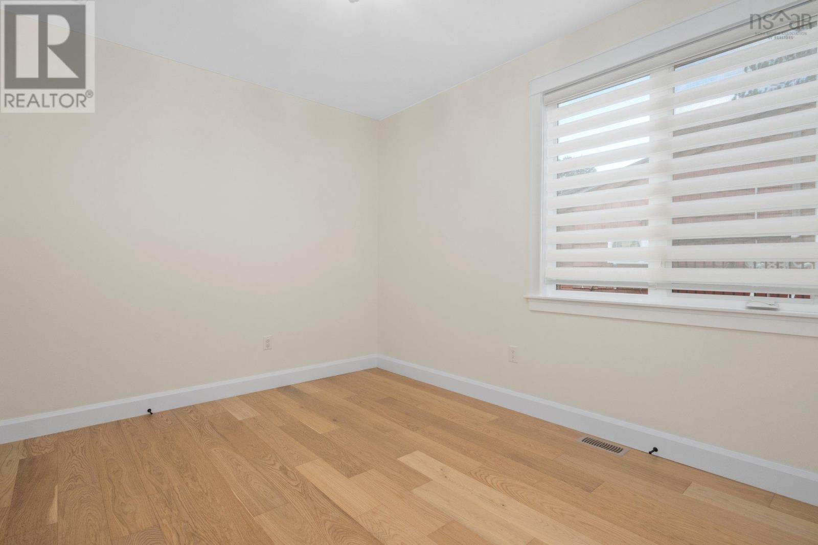 978 Winwick Road Property Photo 36