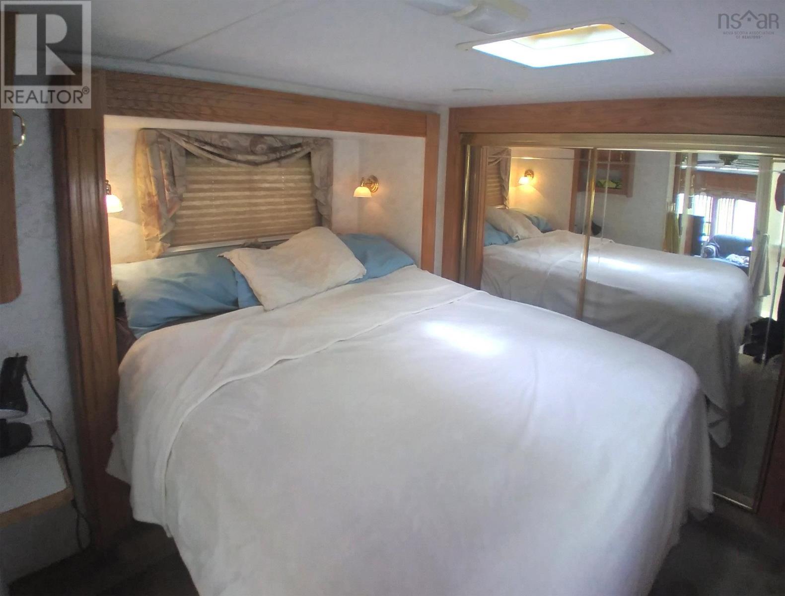 1021 Highway 8 Property Photo 15