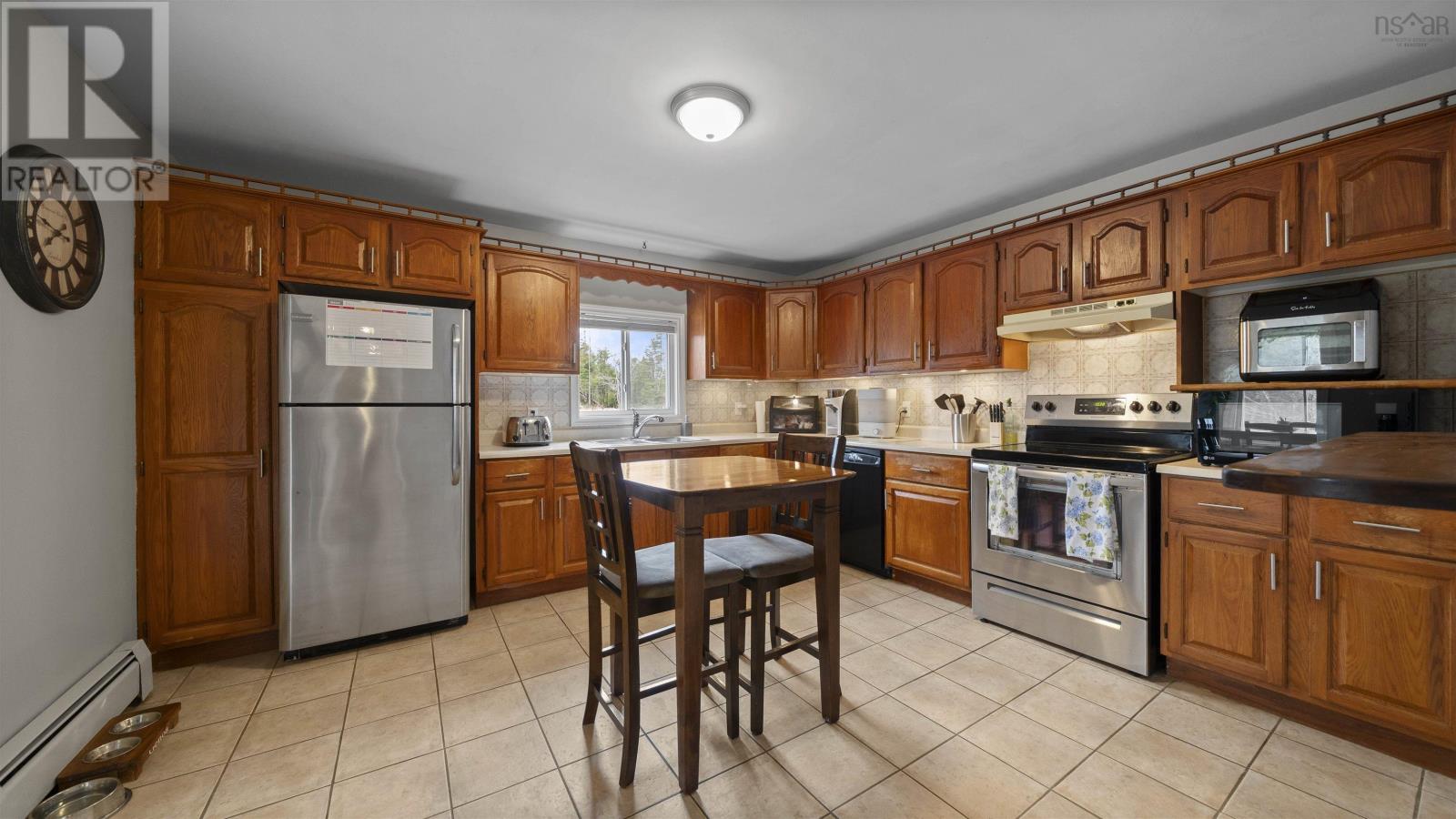 21057 Highway 7 Property Photo 7