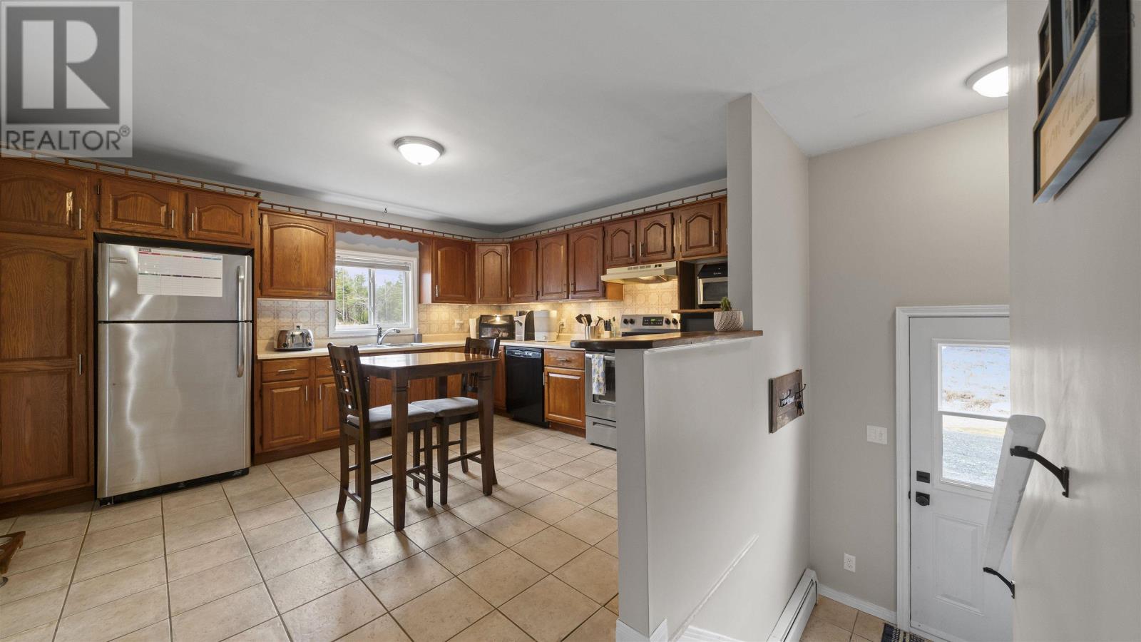 21057 Highway 7 Property Photo 9