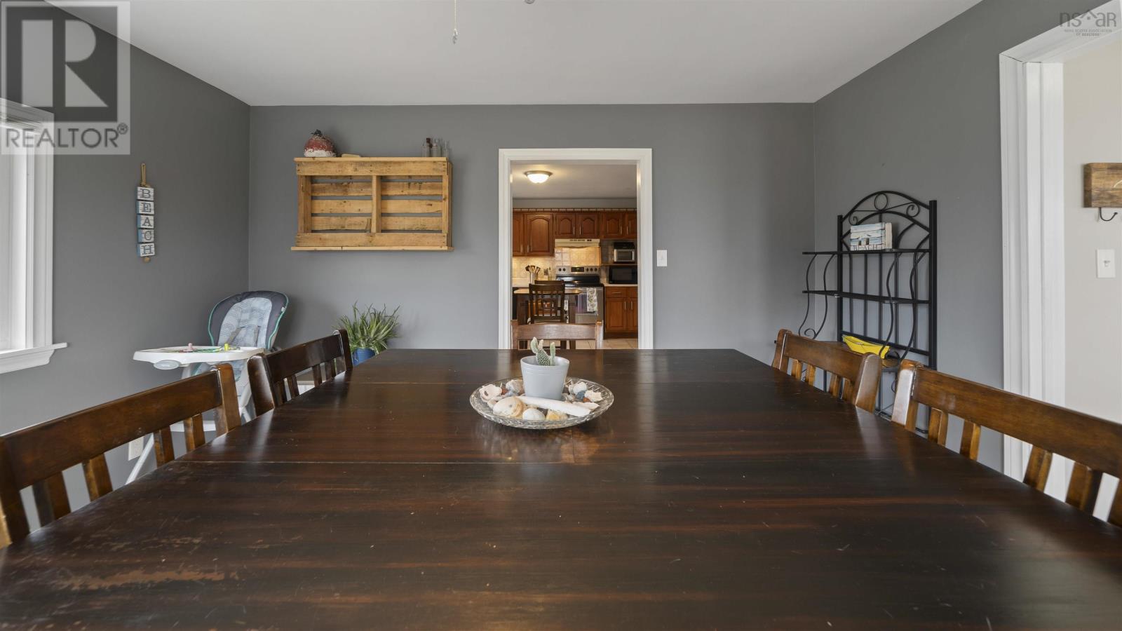 21057 Highway 7 Property Photo 14
