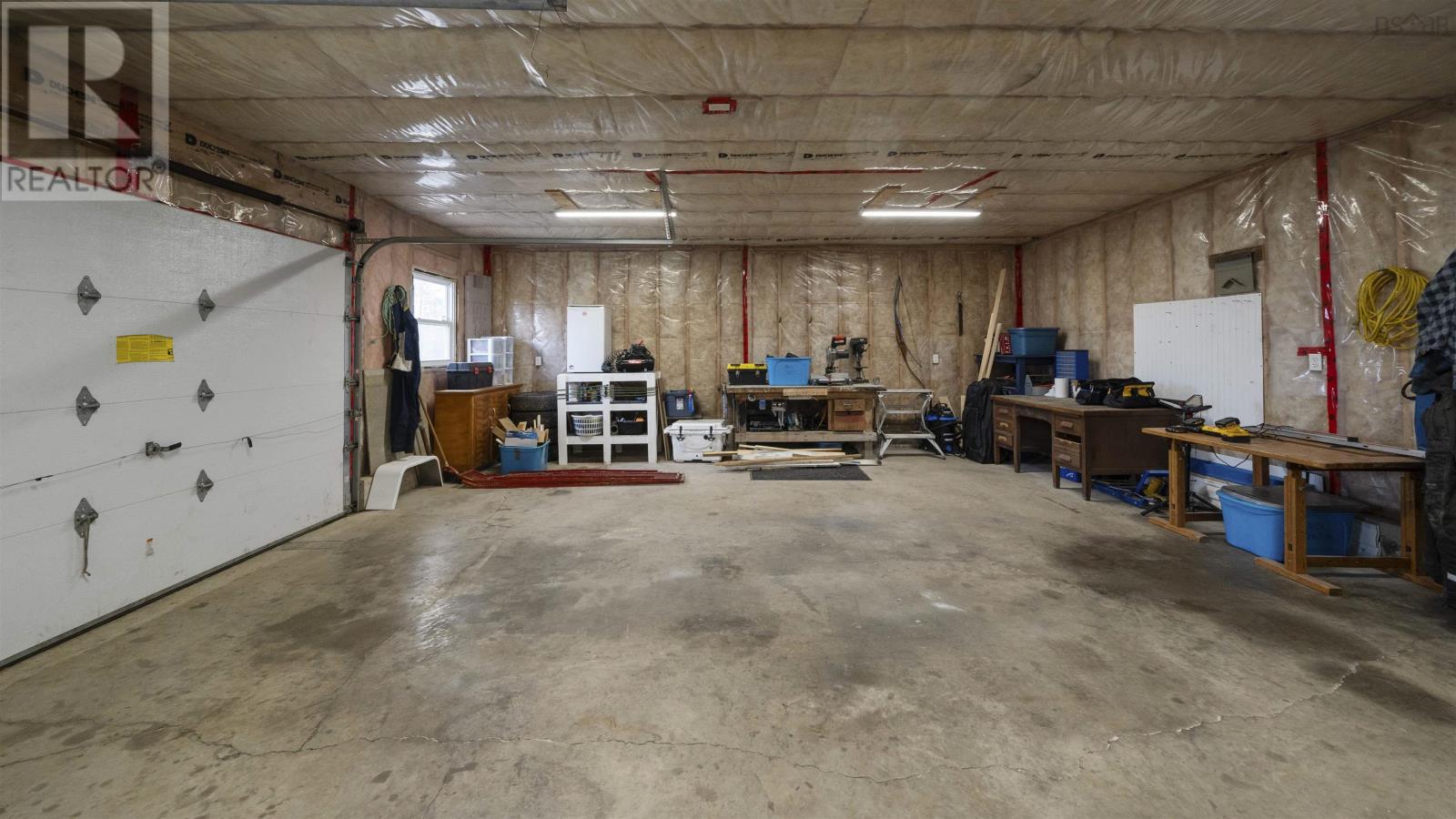 21057 Highway 7 Property Photo 43