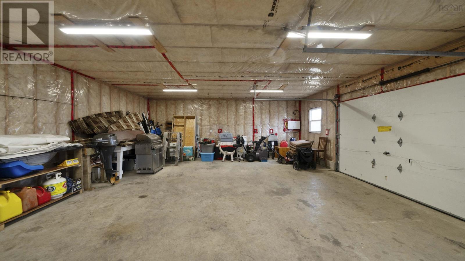 21057 Highway 7 Property Photo 44