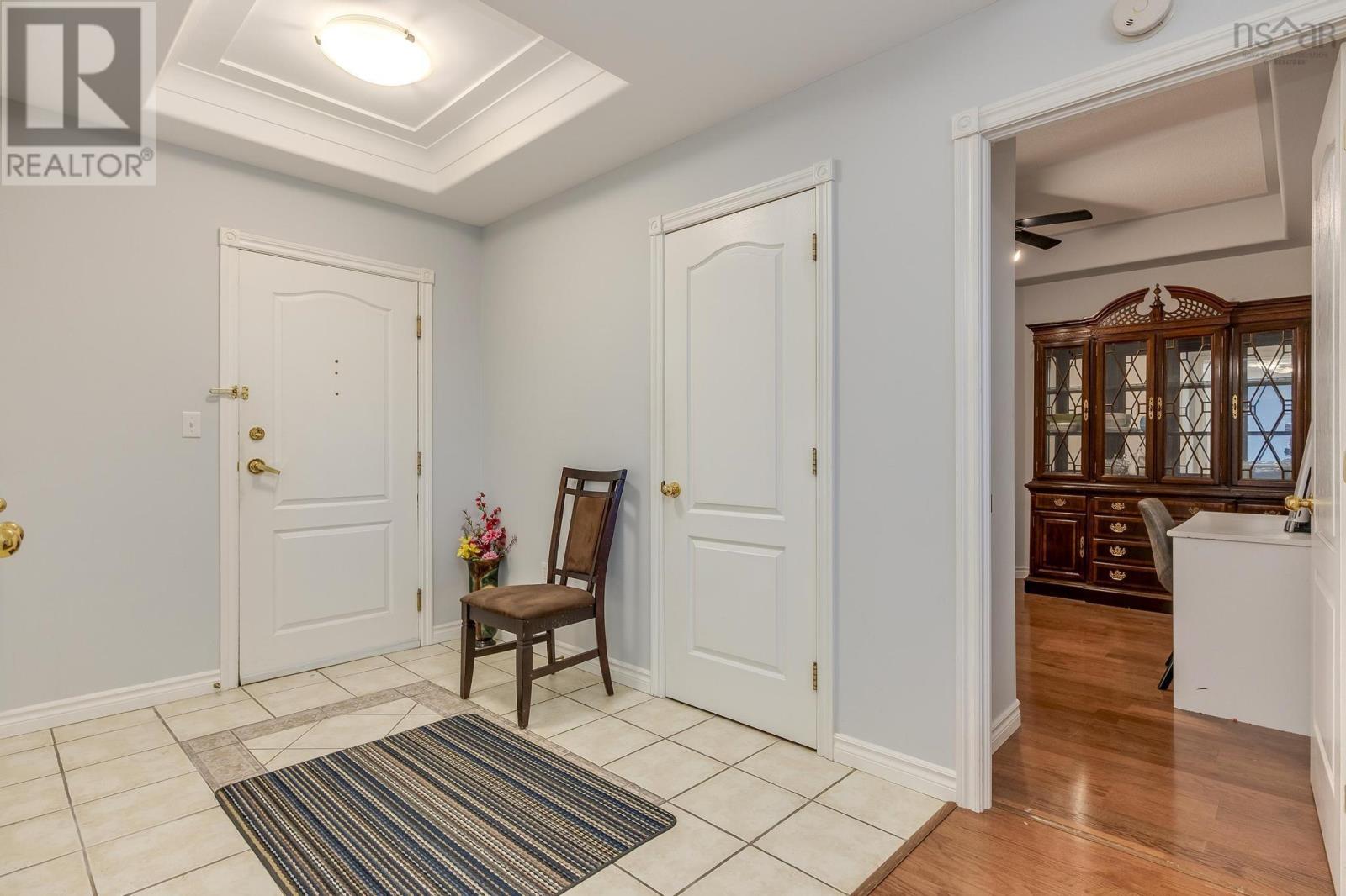 408 10 Regency Park Drive Property Photo 6