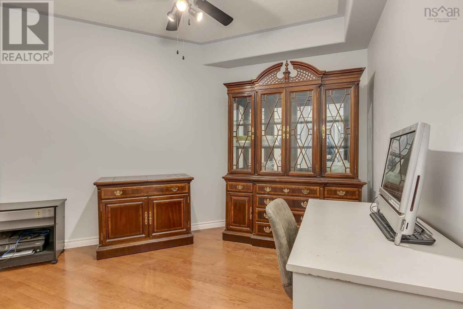 408 10 Regency Park Drive Property Photo 7