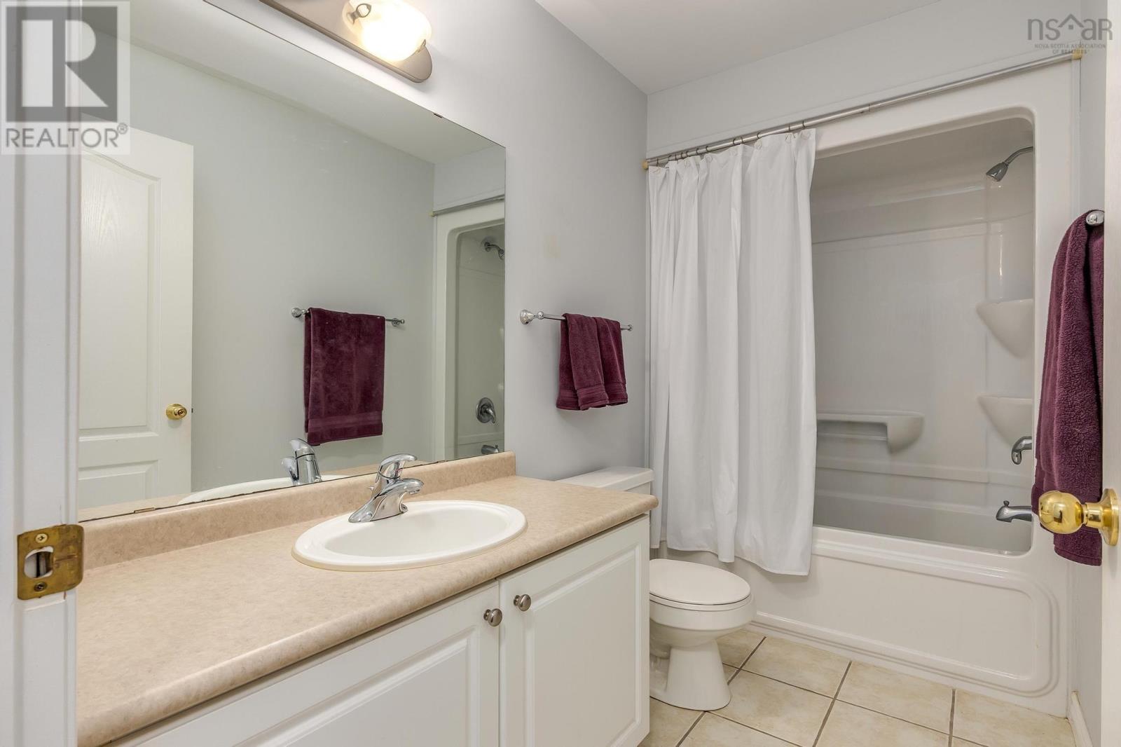 408 10 Regency Park Drive Property Photo 14