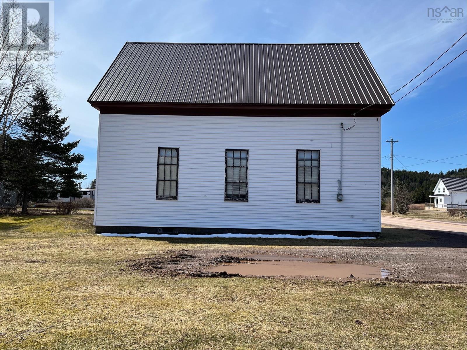 8208 Highway 209 Property Photo 3