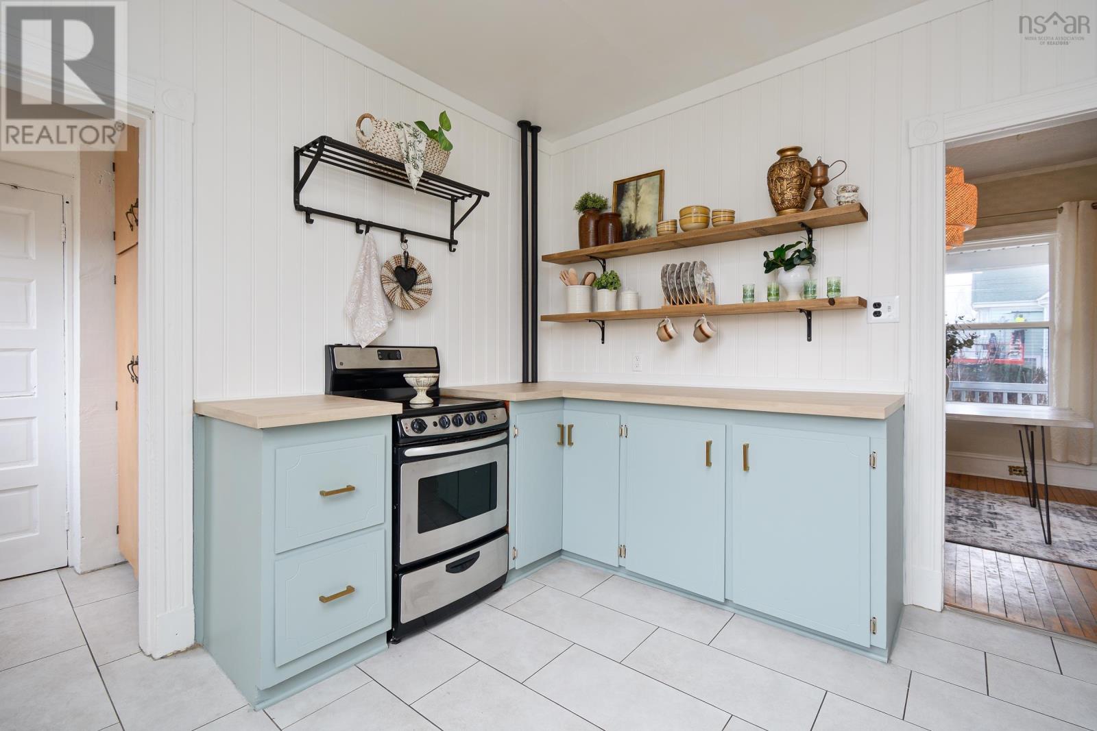 9 Catherine Street Property Photo 12
