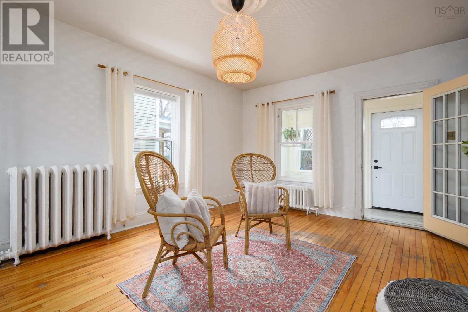 9 Catherine Street Property Photo 23