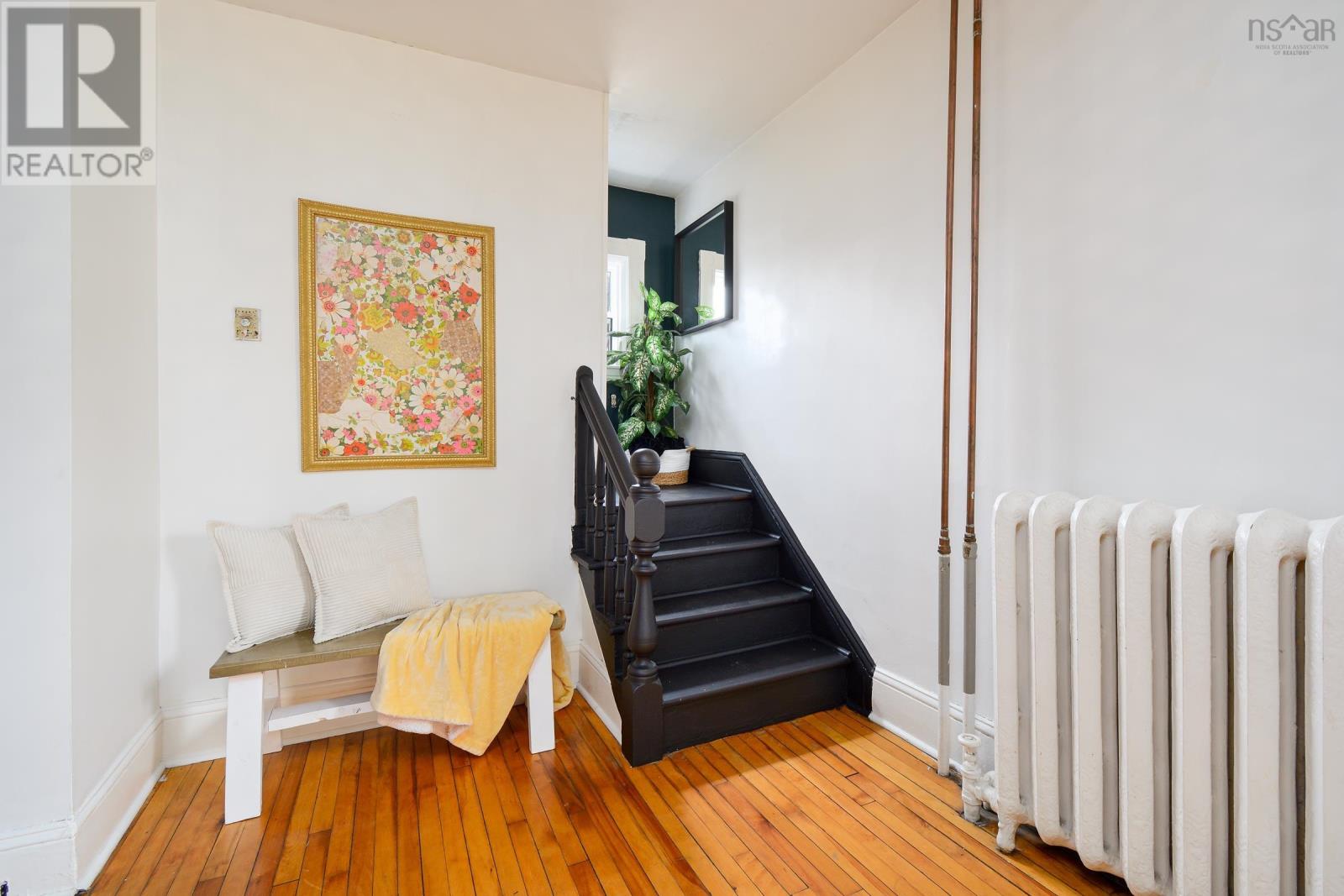 9 Catherine Street Property Photo 25