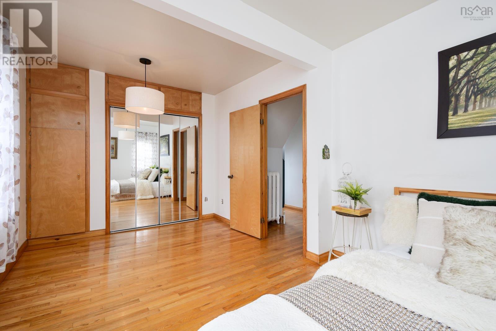 9 Catherine Street Property Photo 30