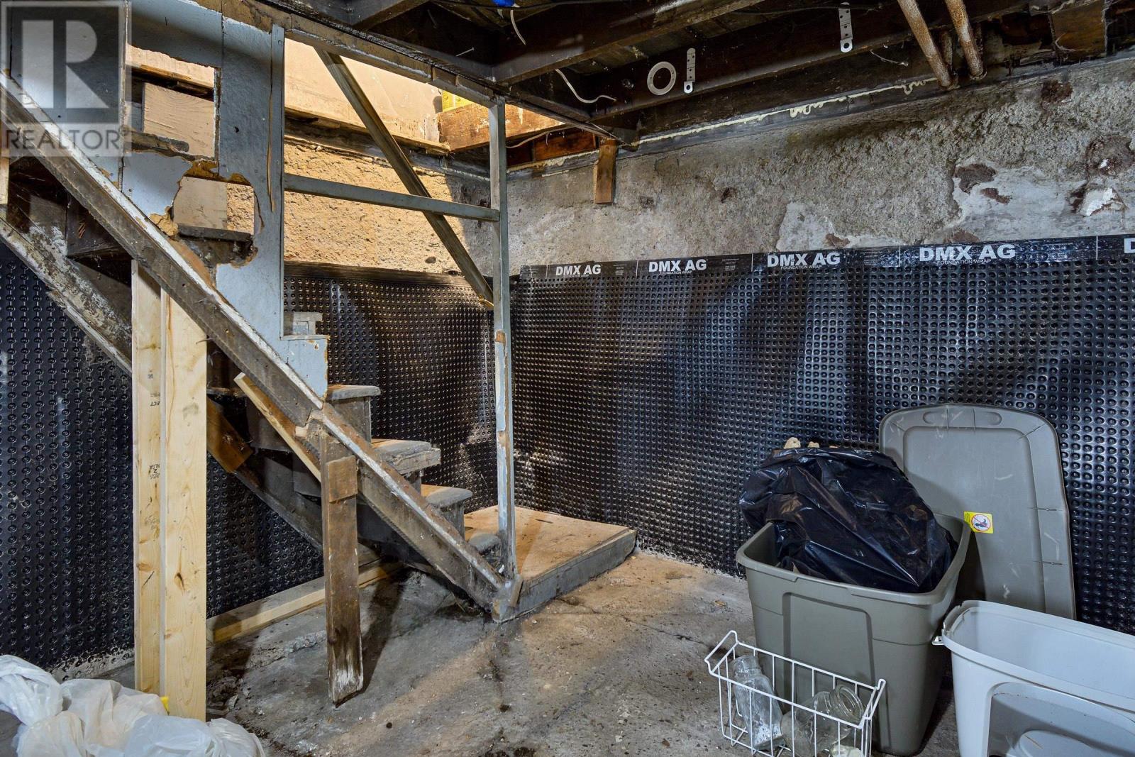 9 Catherine Street Property Photo 40