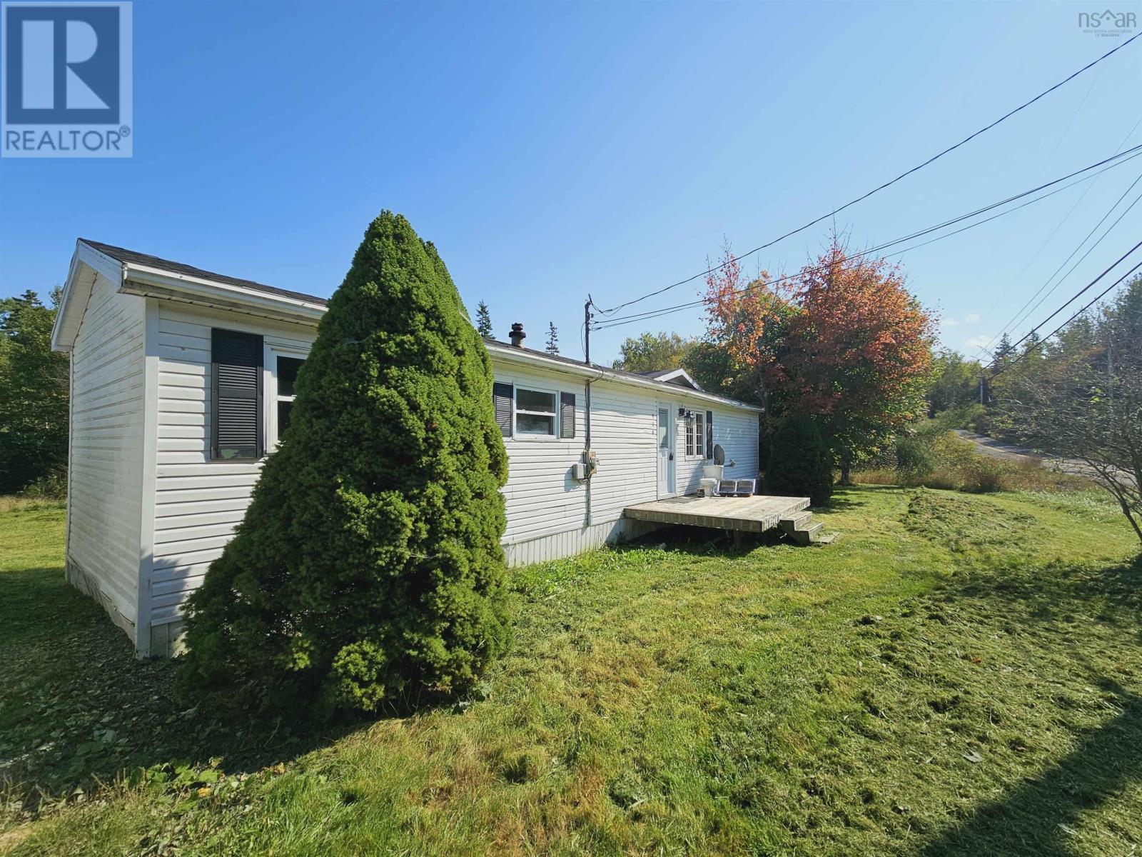 906 Point Aconi Road Property Photo 2
