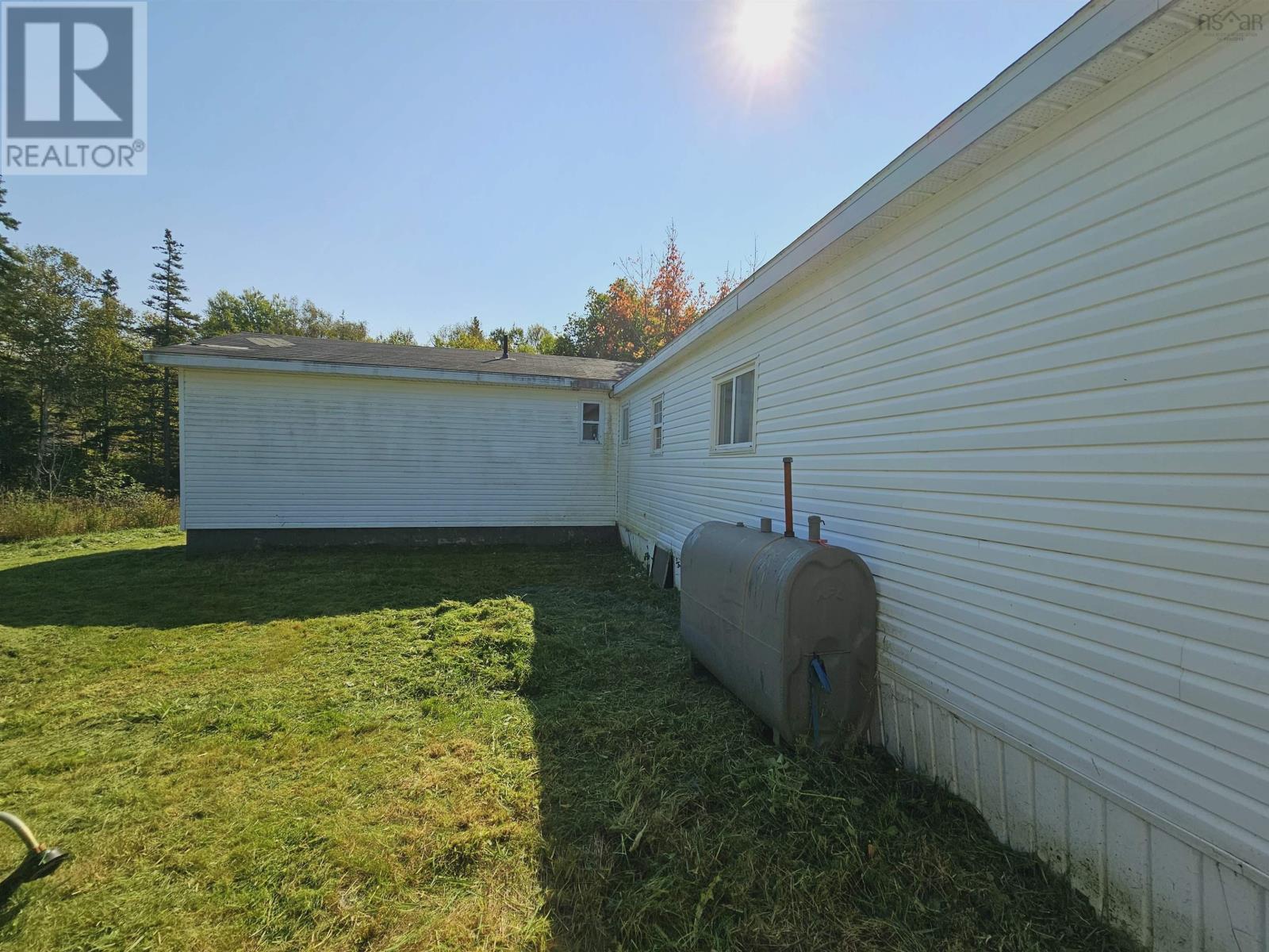 906 Point Aconi Road Property Photo 5