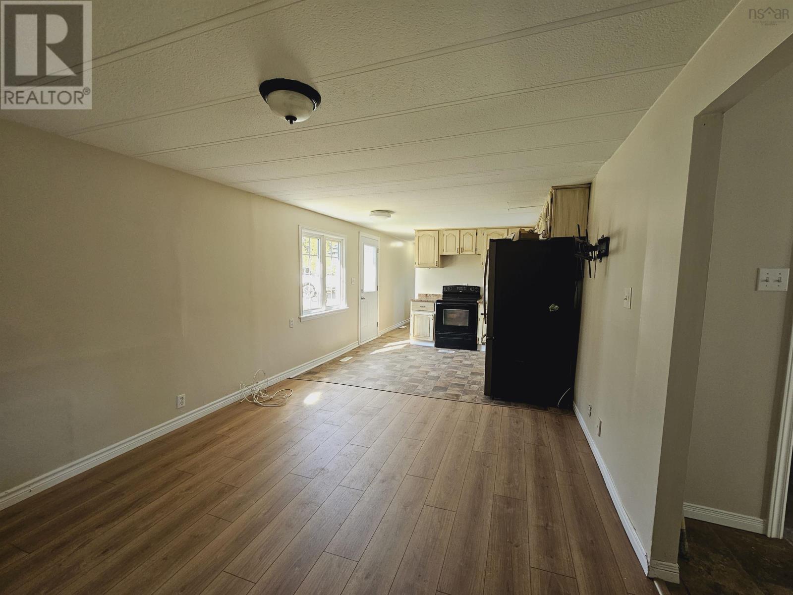 906 Point Aconi Road Property Photo 8
