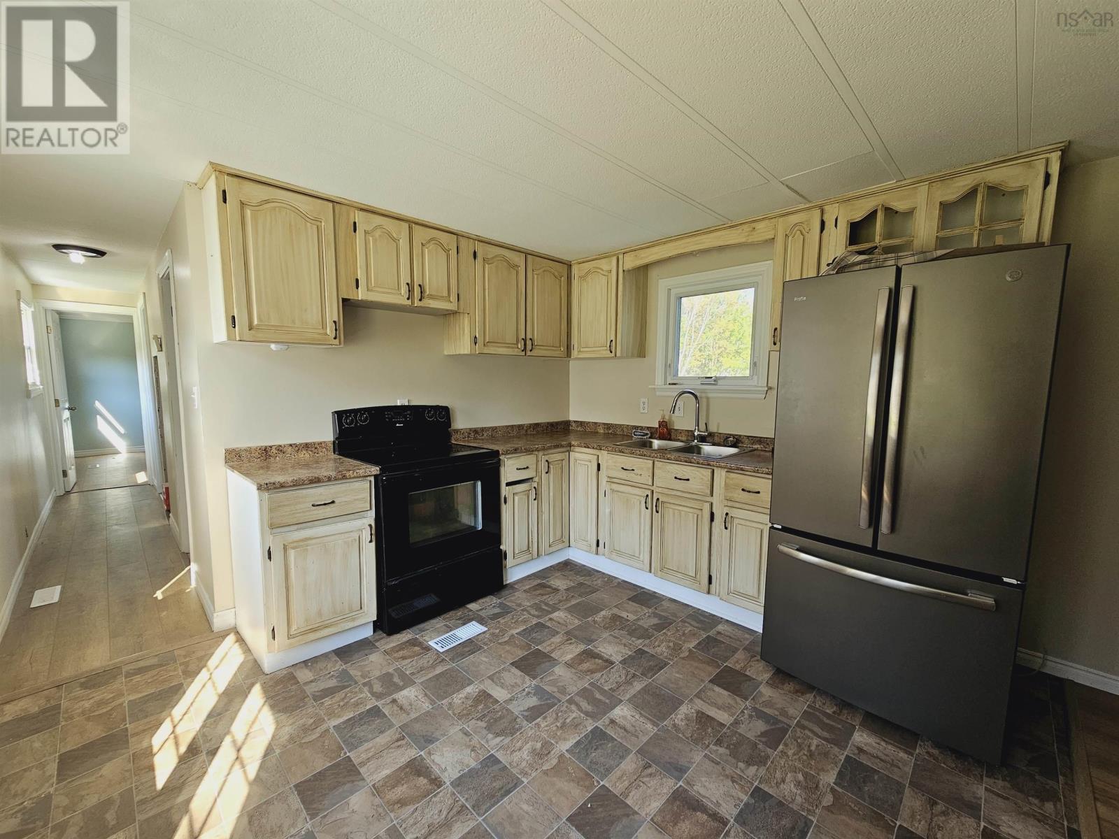 906 Point Aconi Road Property Photo 9