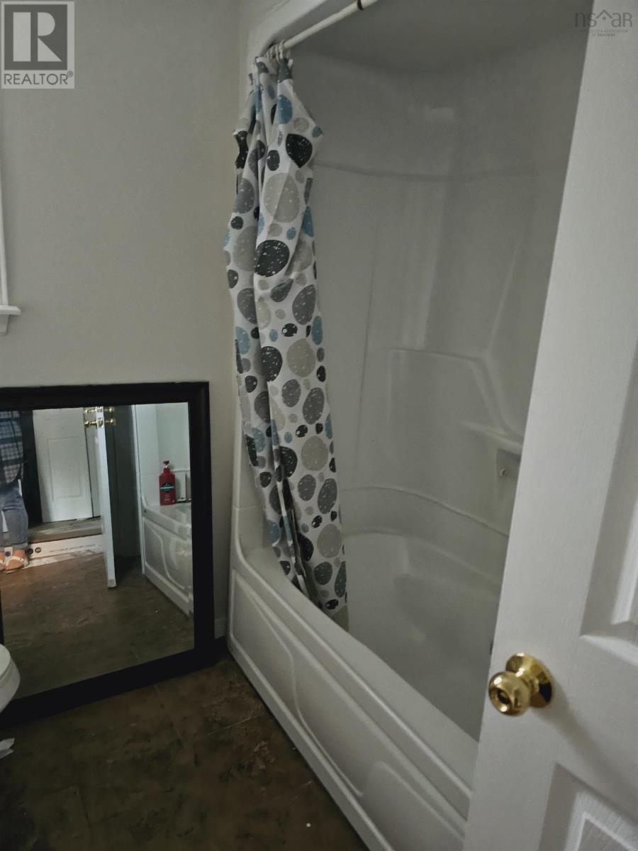 906 Point Aconi Road Property Photo 14