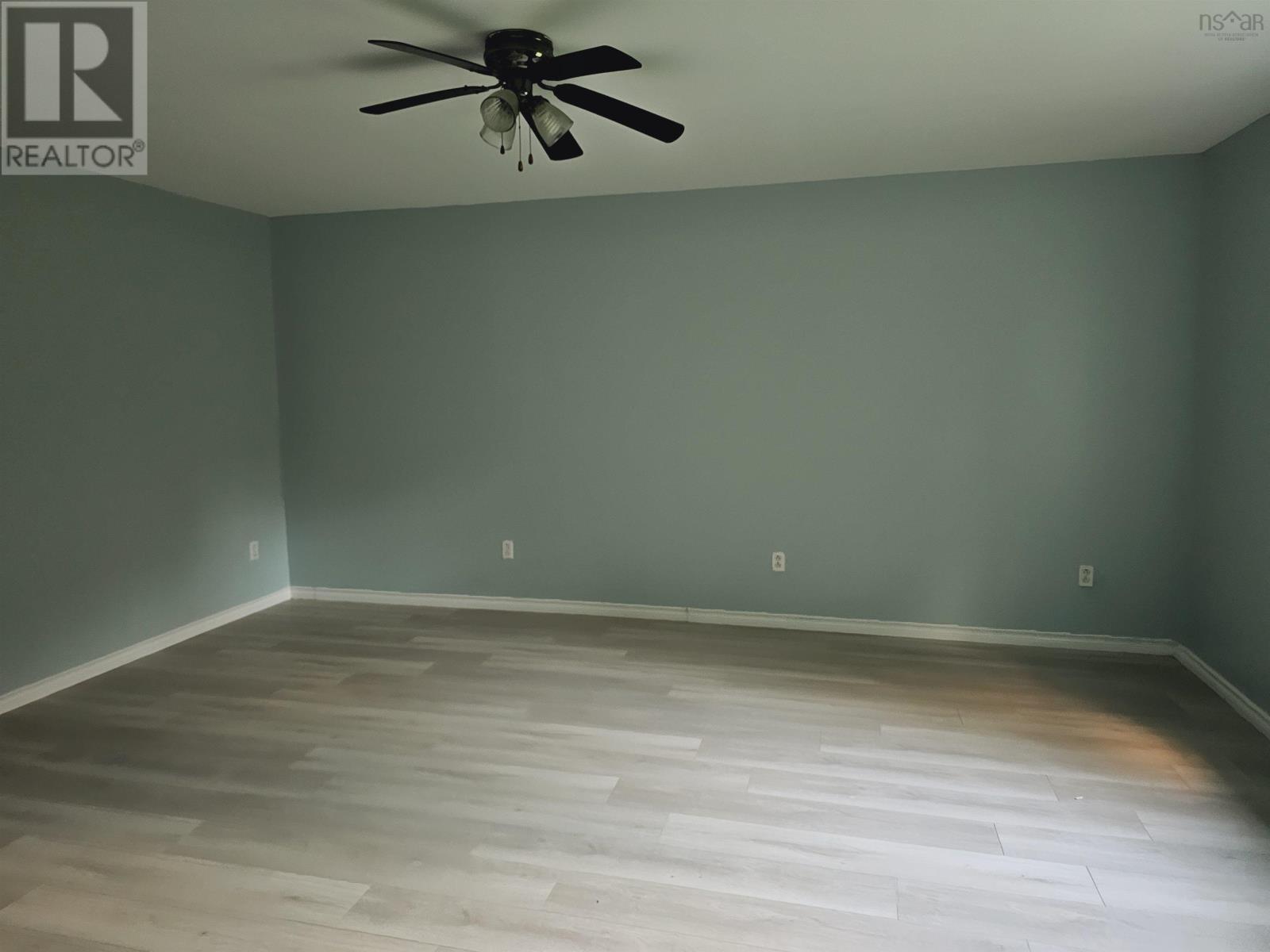 906 Point Aconi Road Property Photo 17