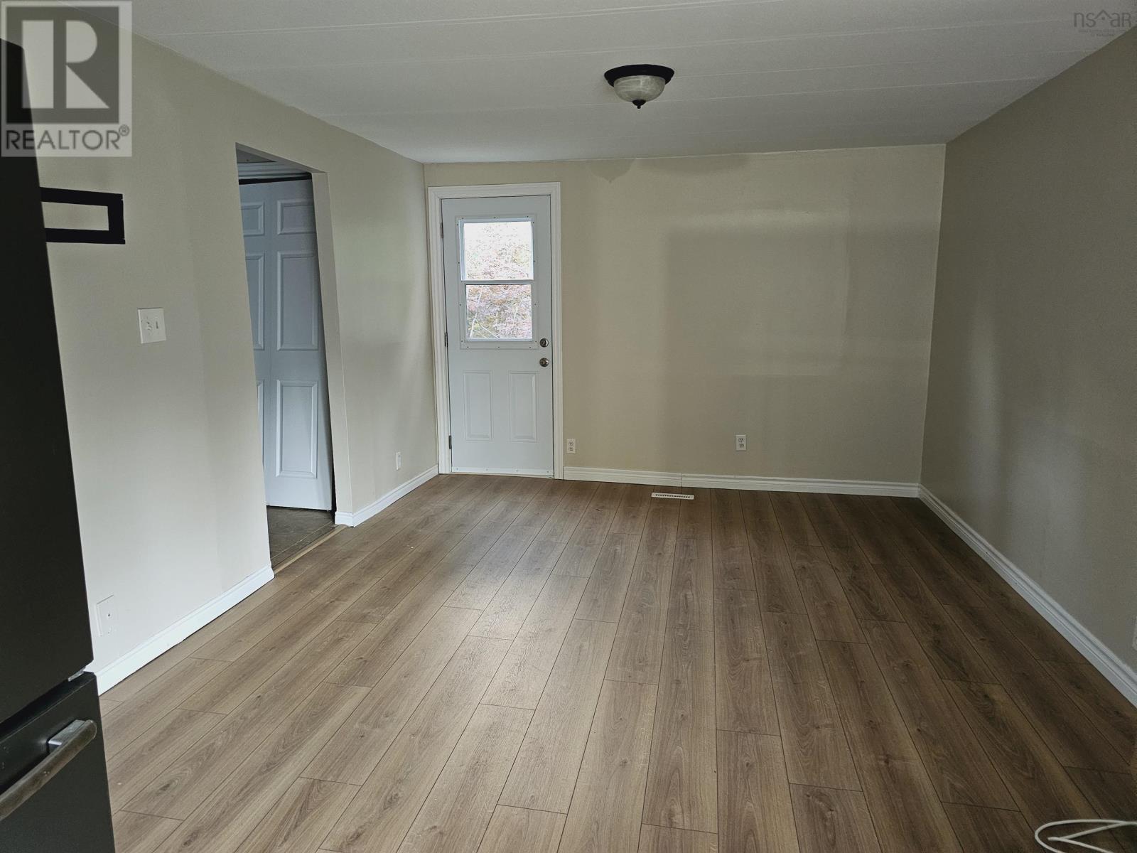 906 Point Aconi Road Property Photo 18
