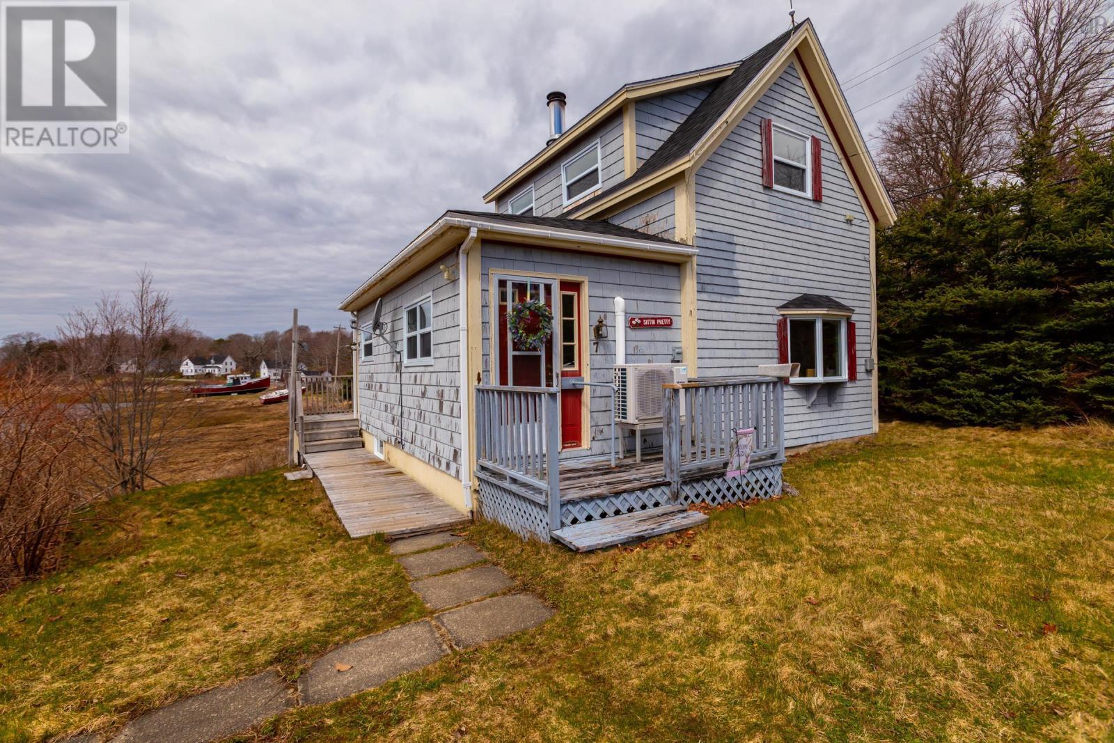 7 Fort Point Road Property Photo 1