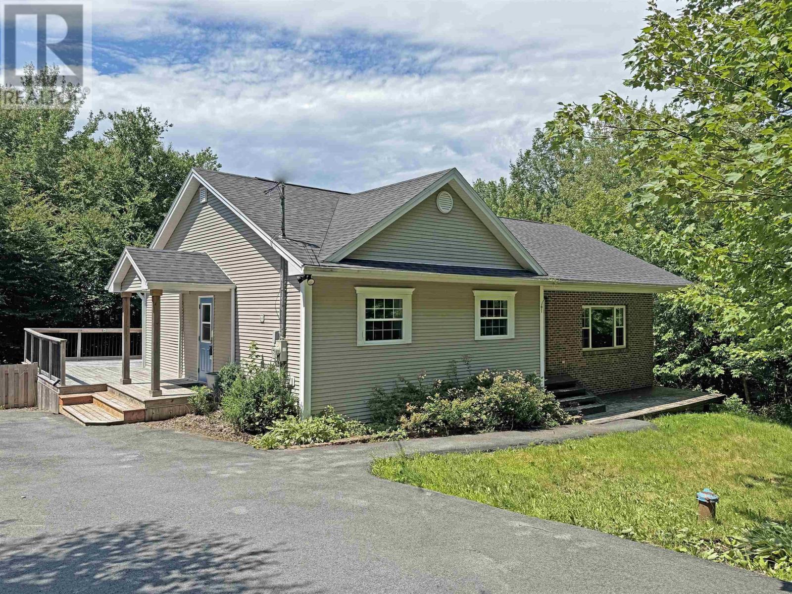 95 Birch Hill Run Property Photo 2