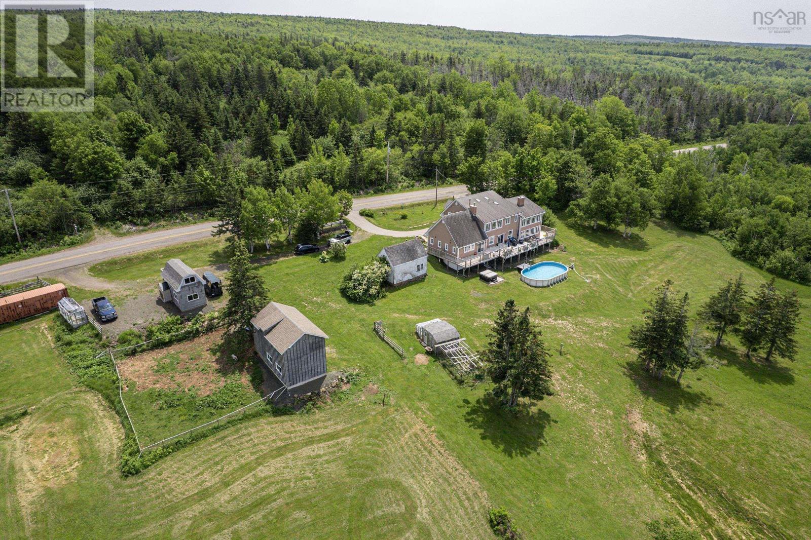 8831 St. Croix Cove Road Property Photo 4