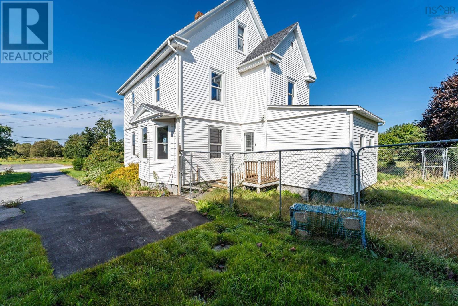 8838 Highway 1 Property Photo 5