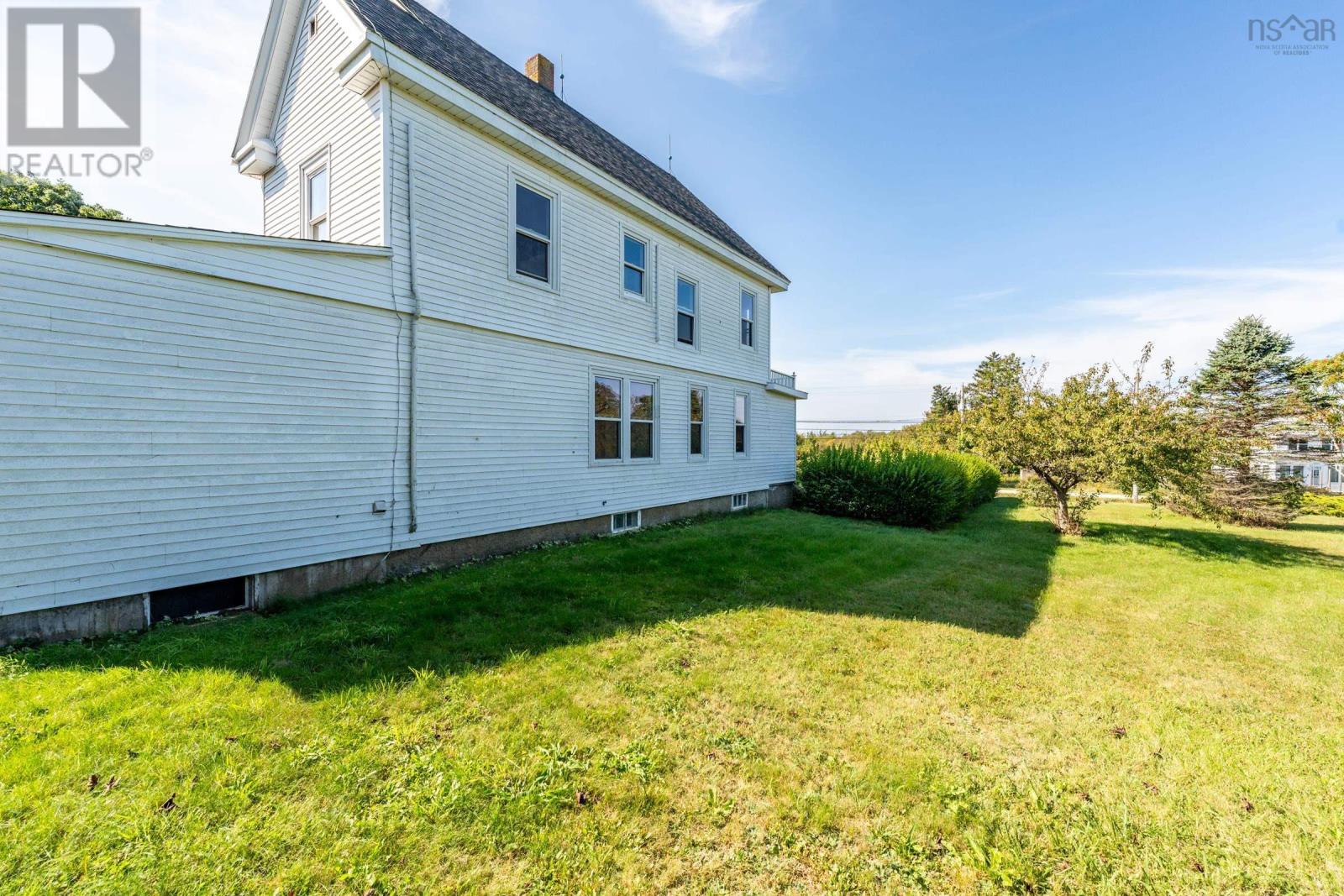 8838 Highway 1 Property Photo 6