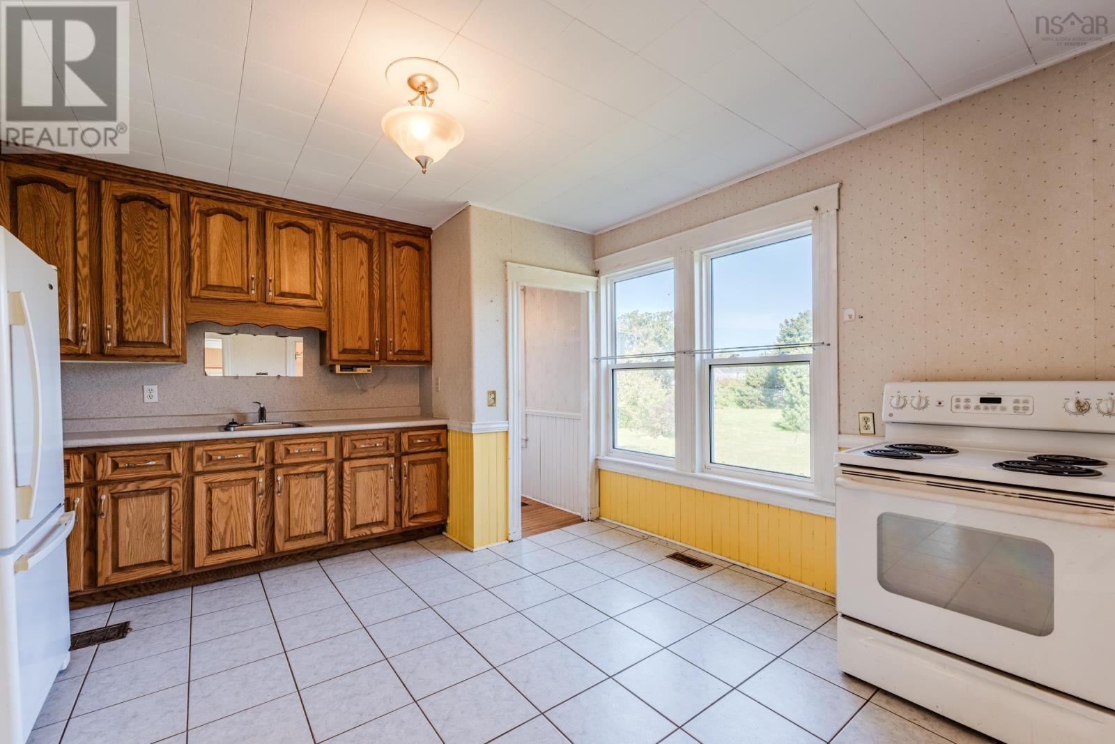 8838 Highway 1 Property Photo 19