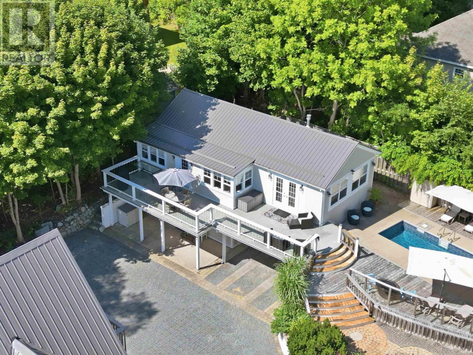 121 Duke Street Property Photo 3