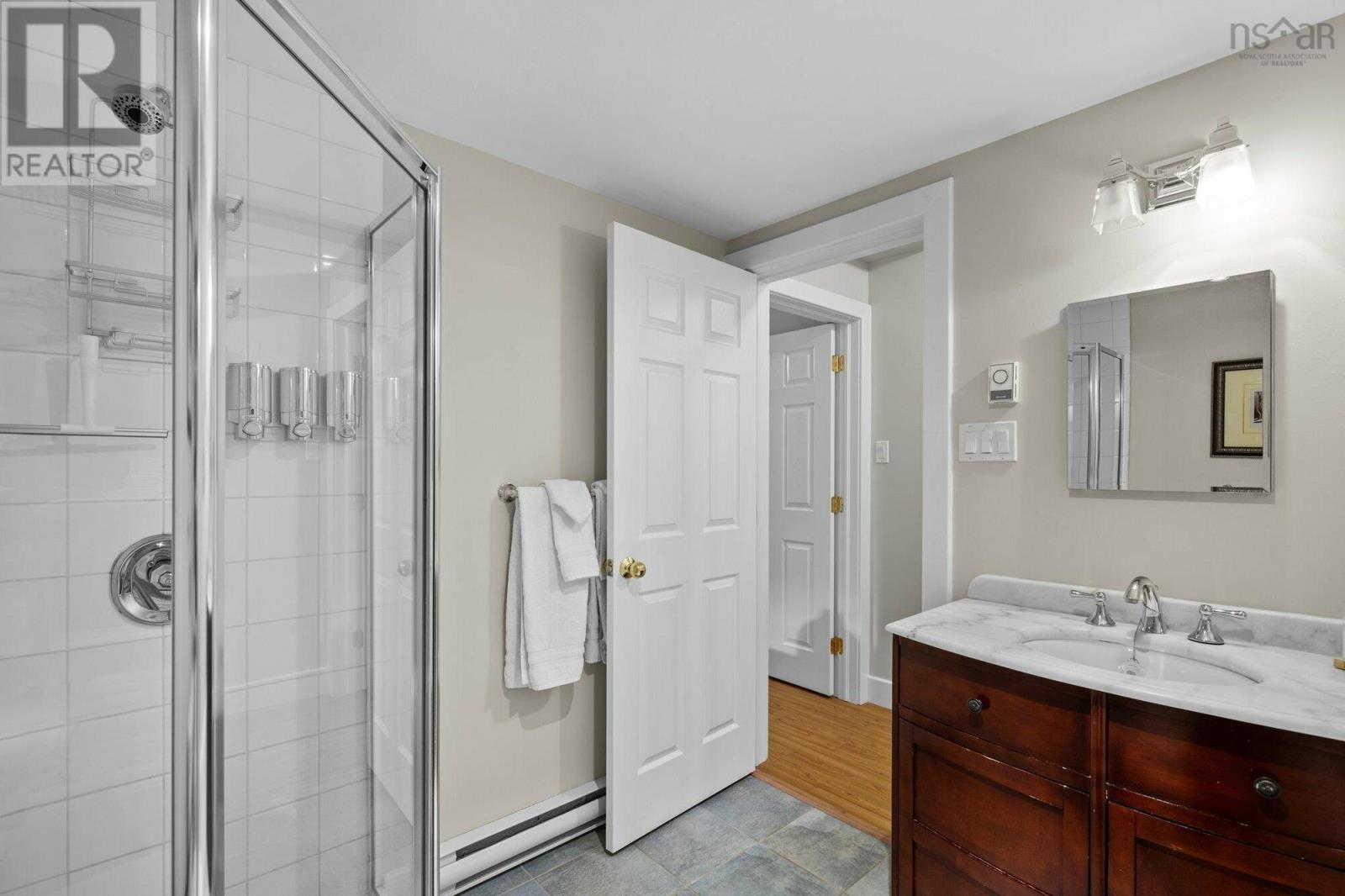 121 Duke Street Property Photo 12