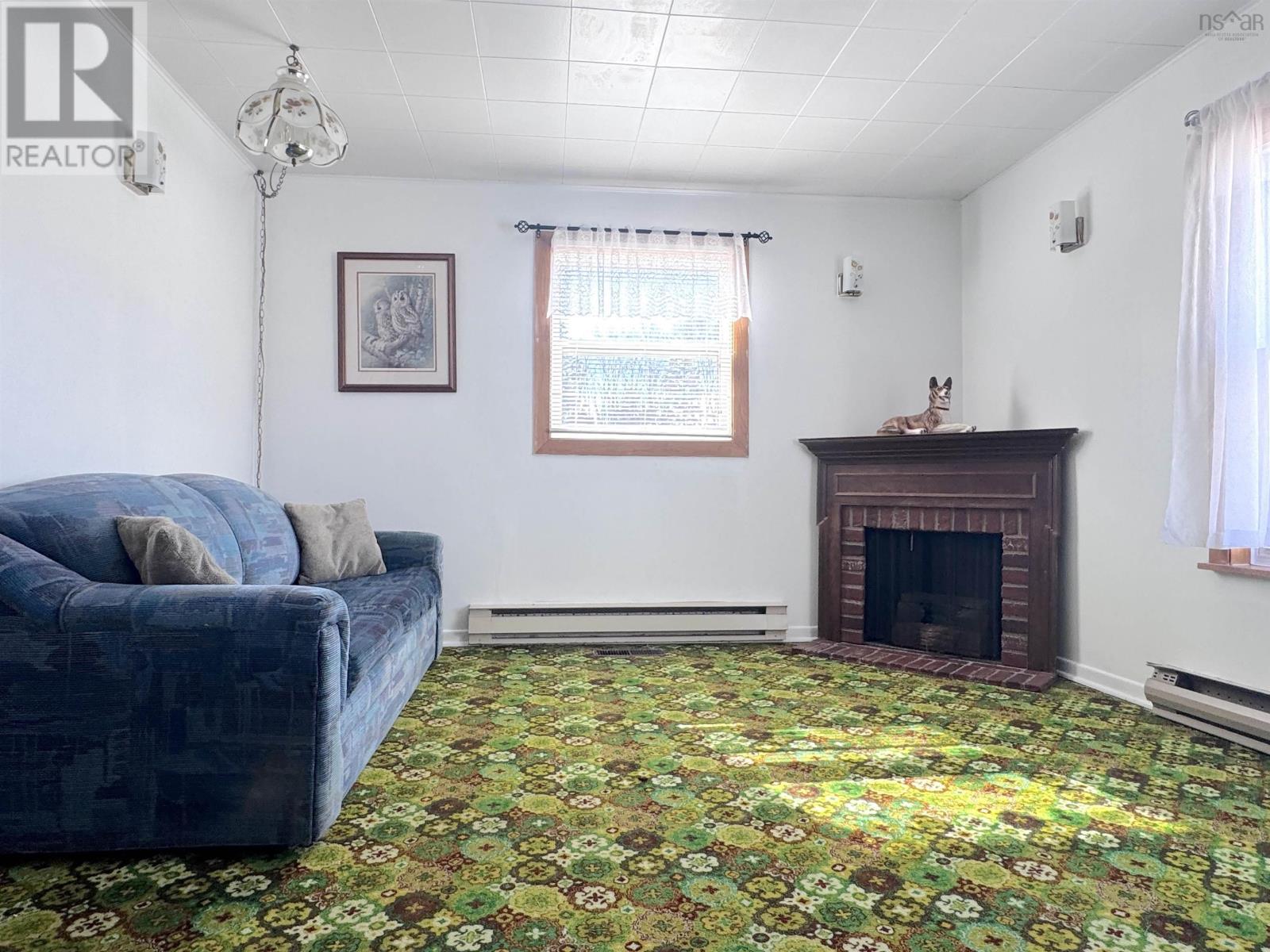 568 Dingwall Road Property Photo 3