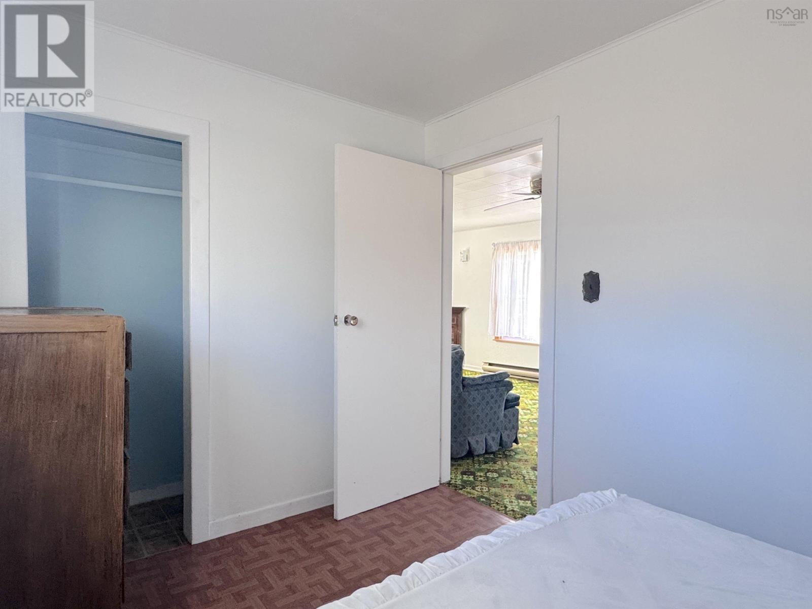 568 Dingwall Road Property Photo 7