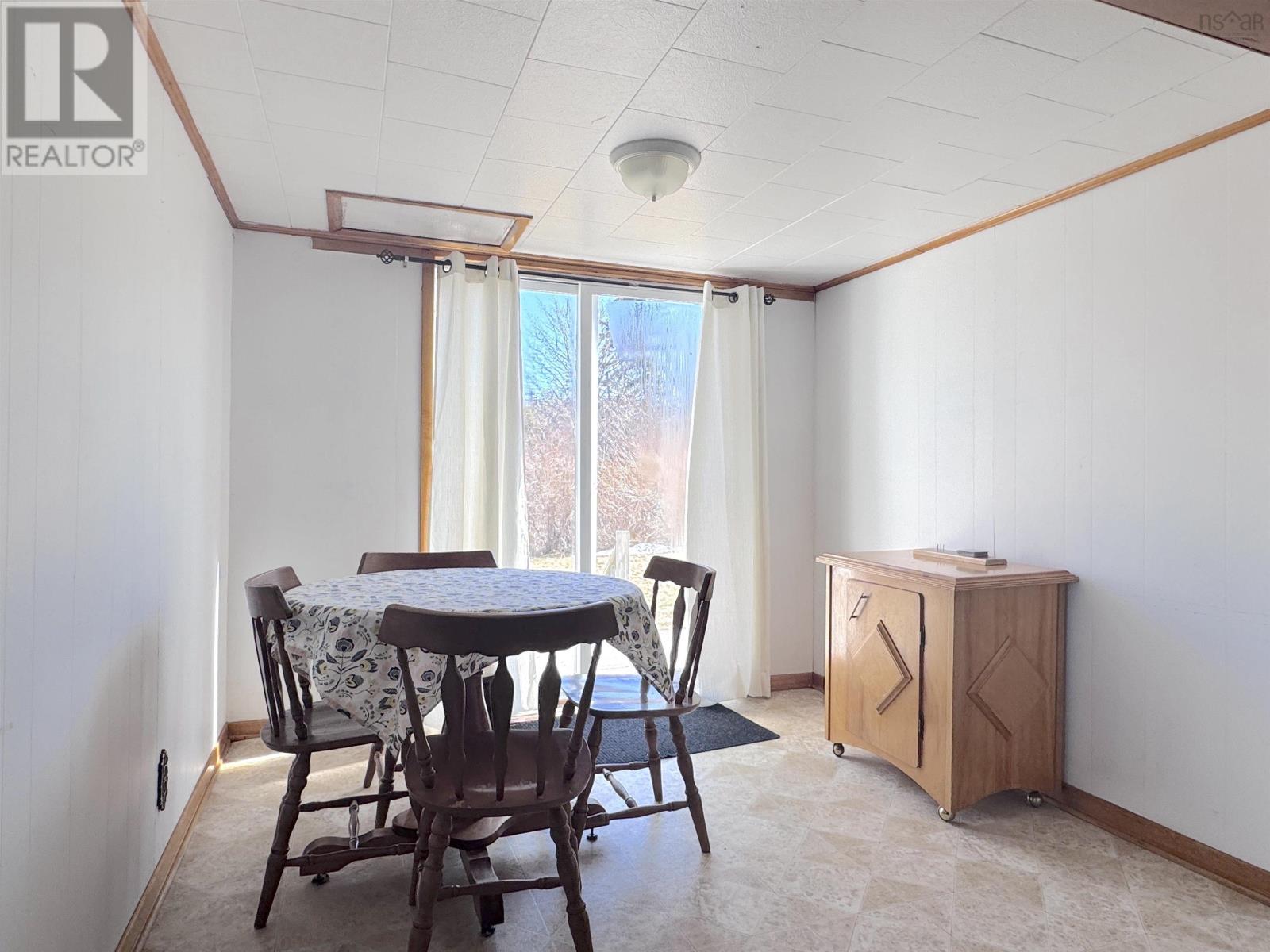568 Dingwall Road Property Photo 13