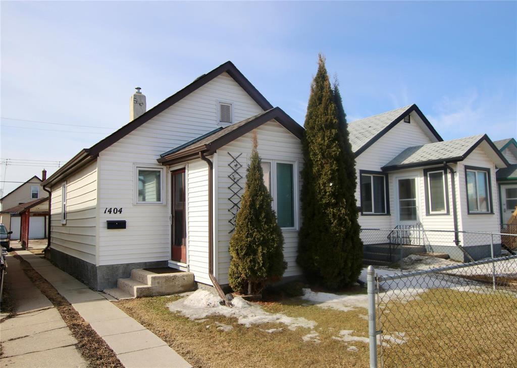 1404 Elgin Avenue W Property Photo 1