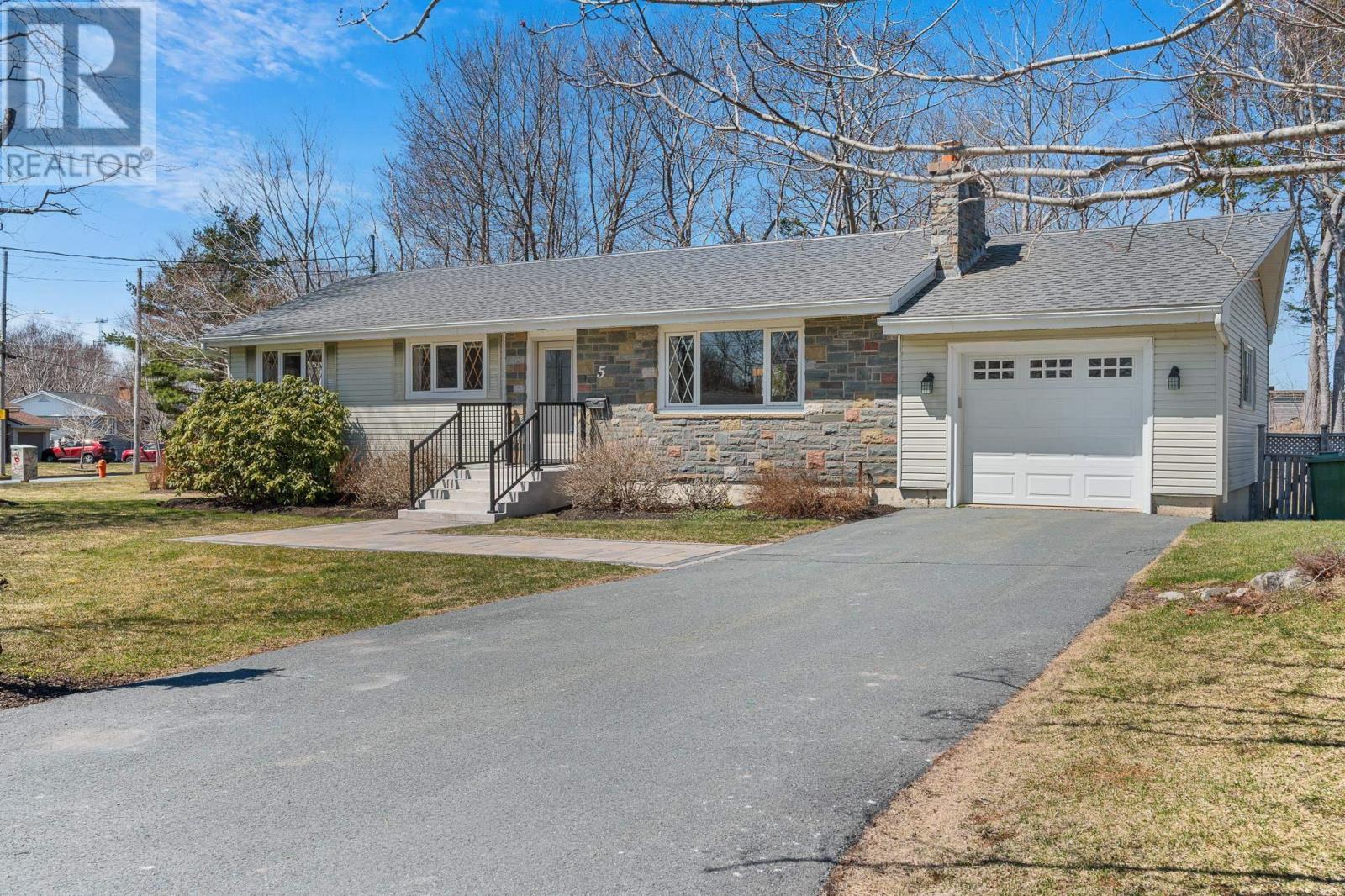 5 O'hara Drive Property Photo 1