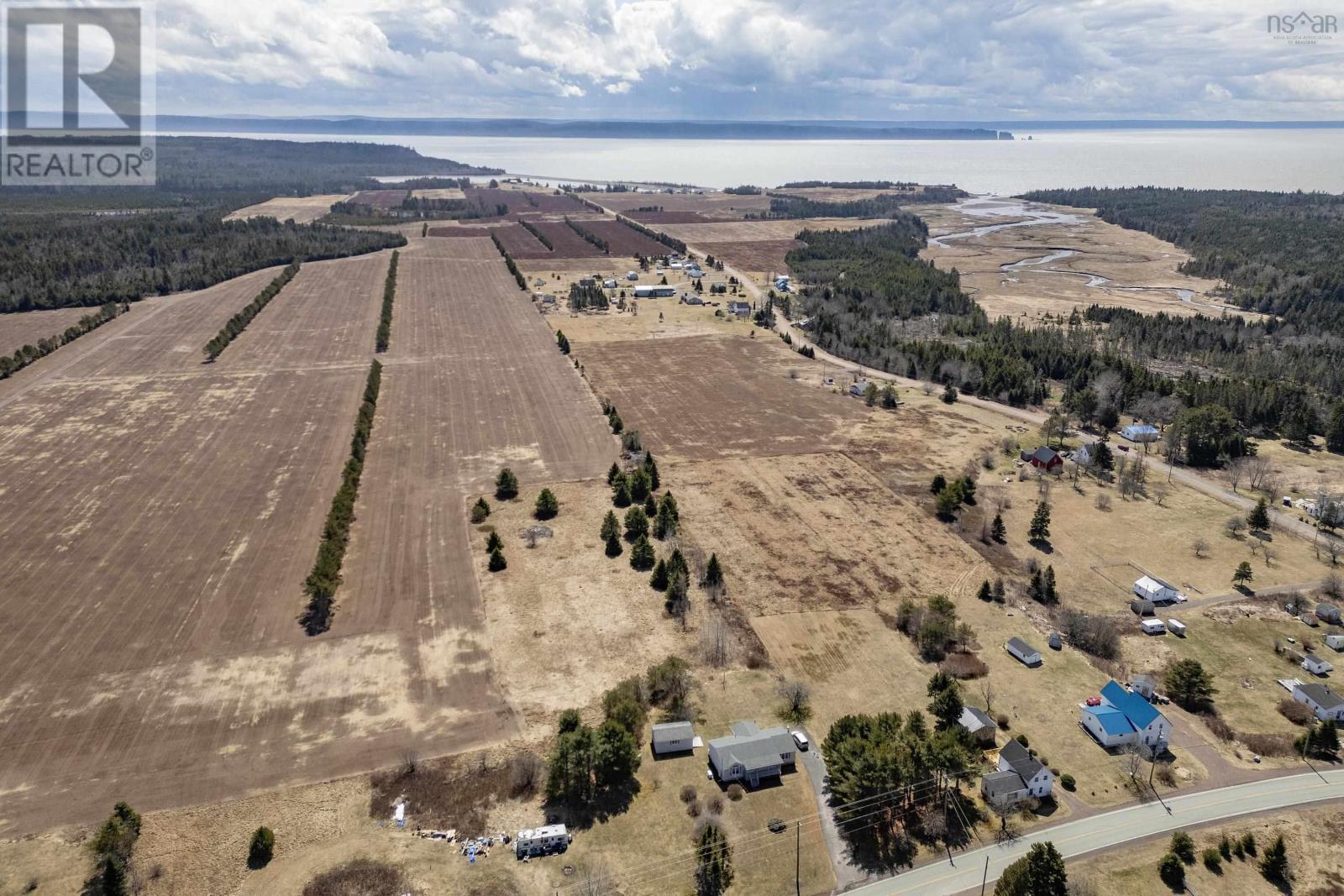 10216 Highway 209 Property Photo 3