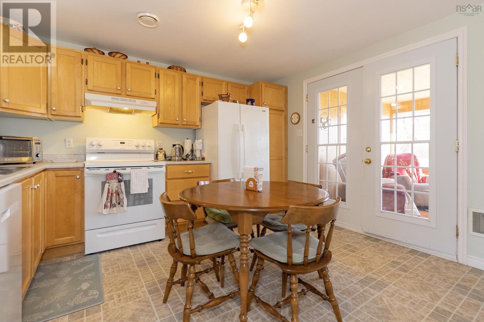 10216 Highway 209 Property Photo 14