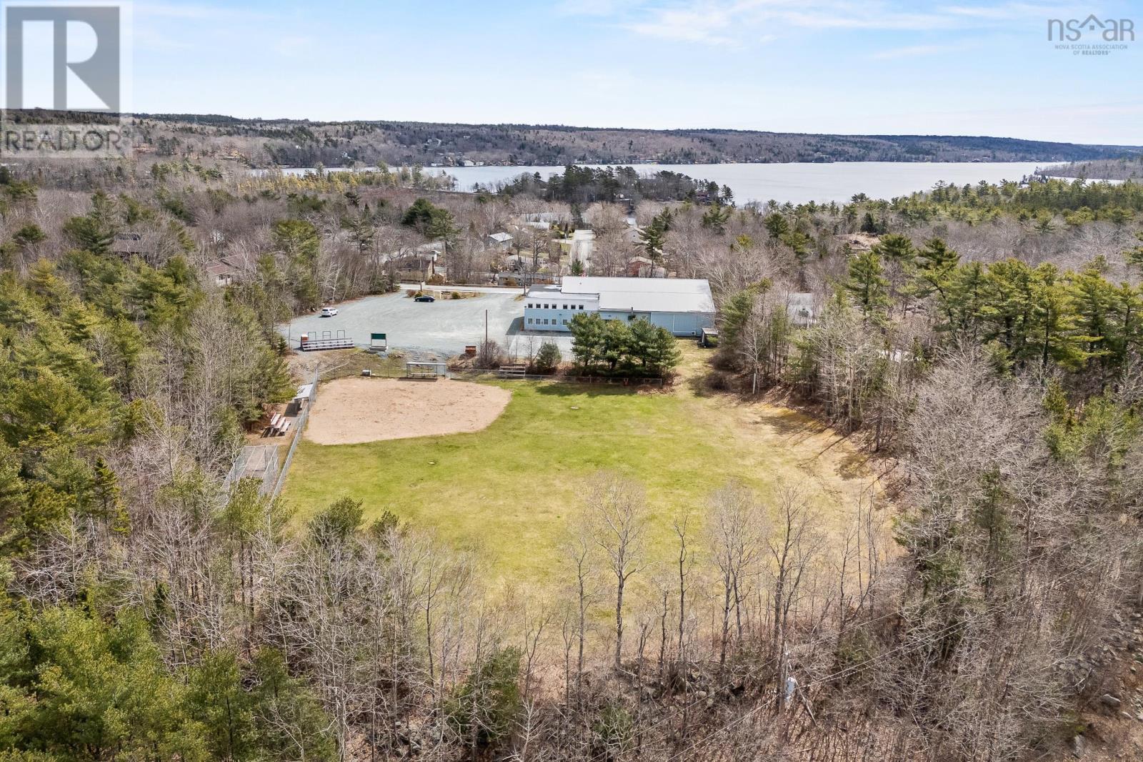 2222 Rocky Lake Drive Property Photo 4