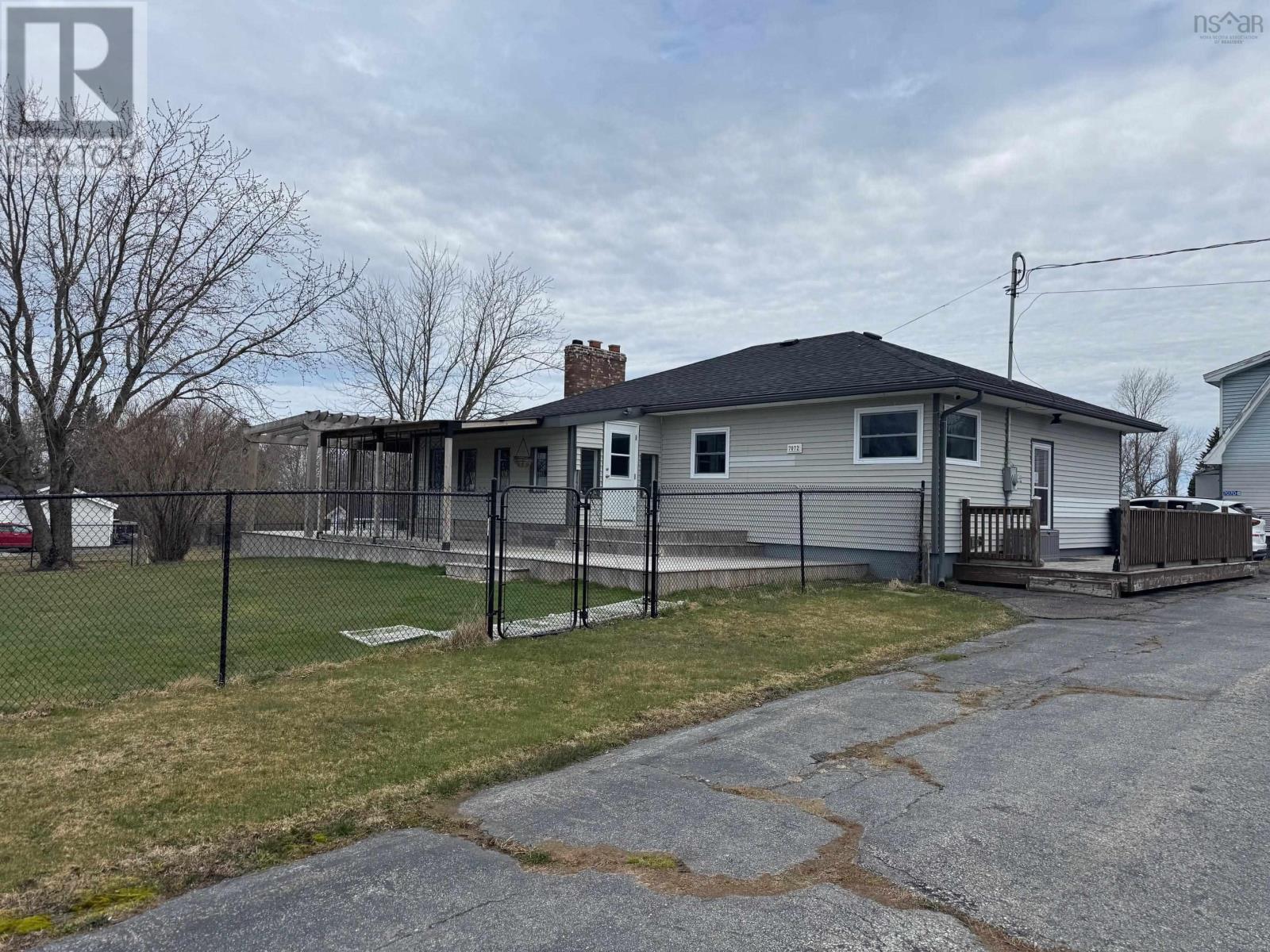 7072 Highway 340 Property Photo 1
